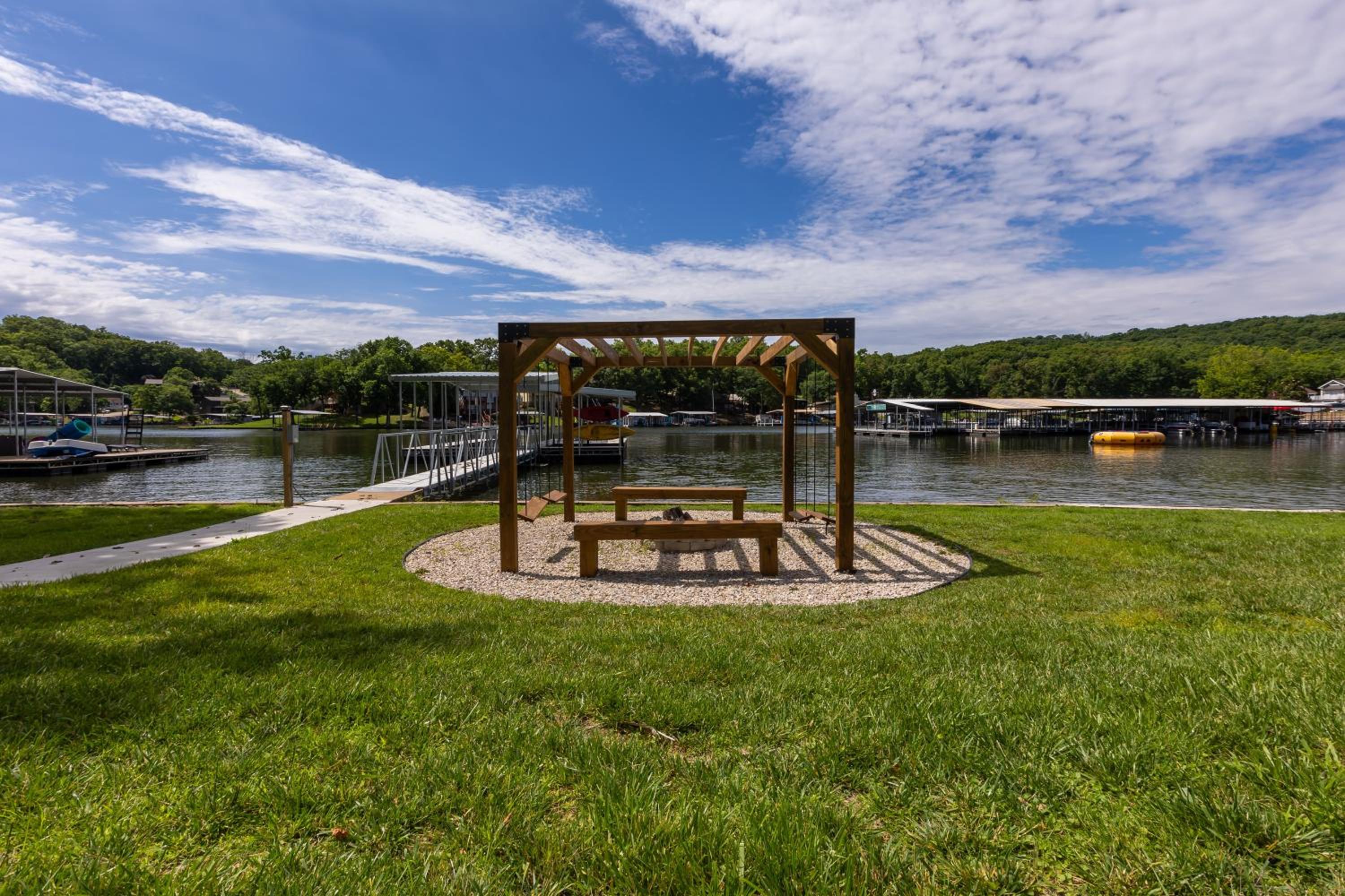 Great Location & Lake Views, Boat Slip