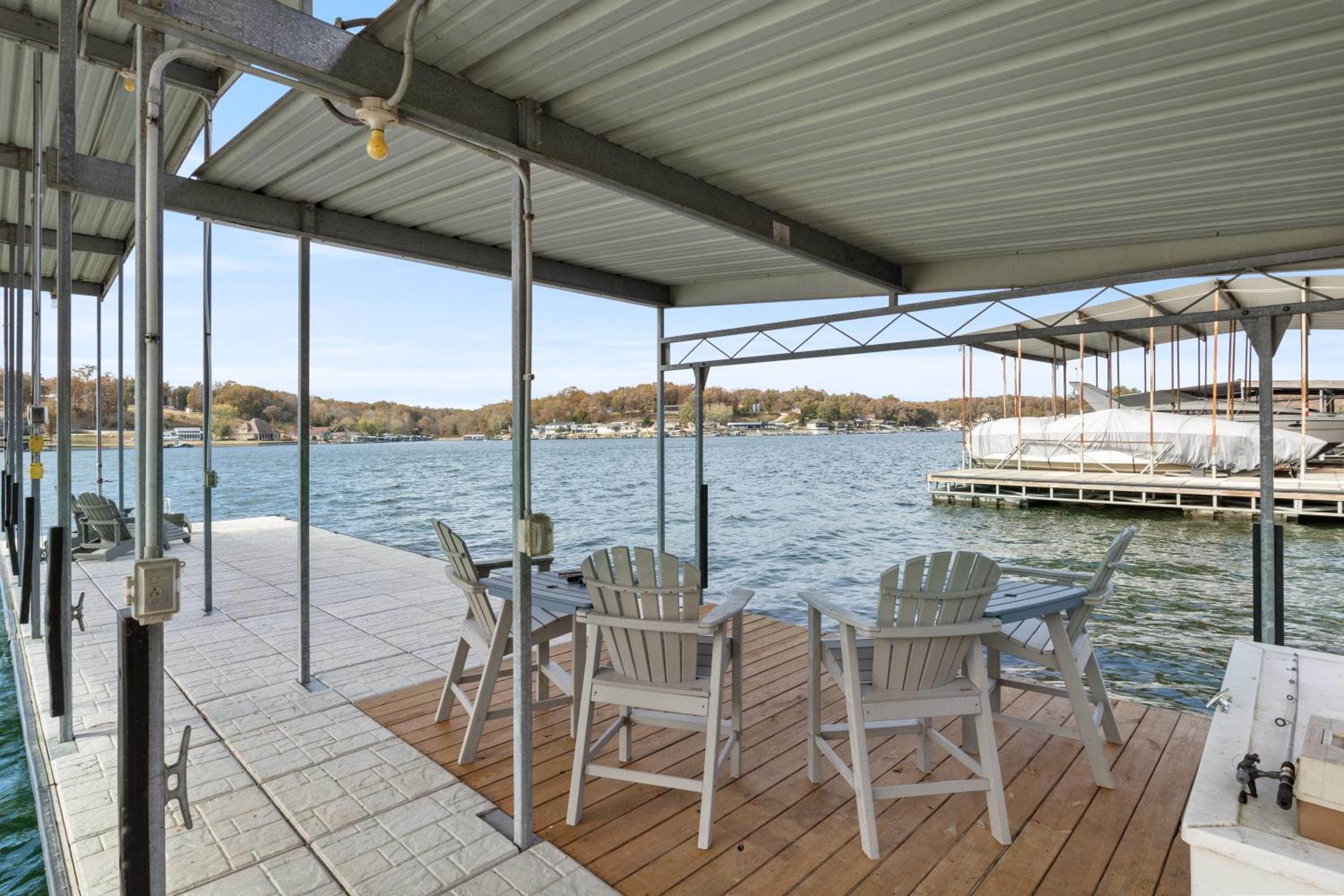 Sunset & Lake Views, Outdoor Dining & Seats