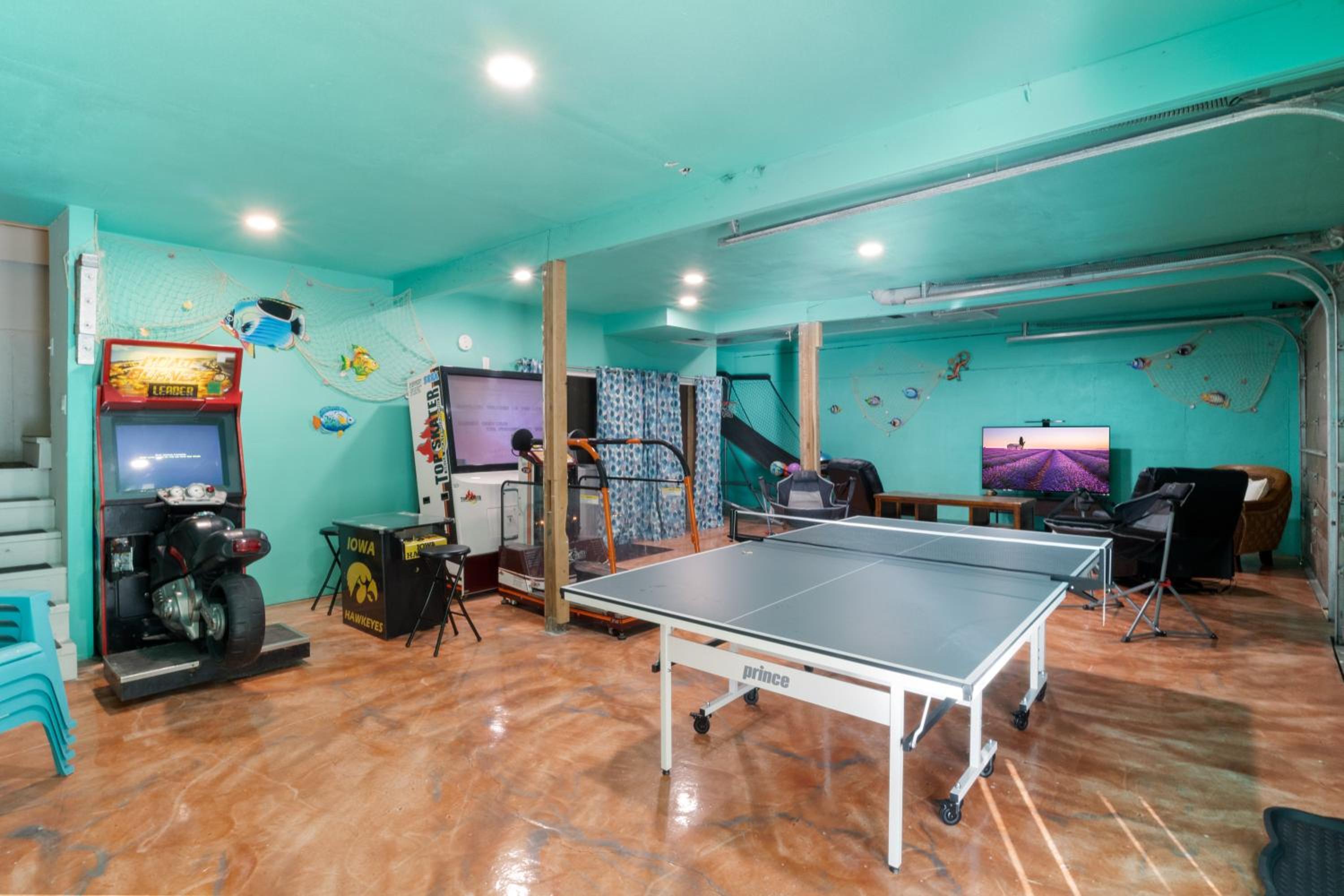 Firepit, Hot Tub, Games In & Out, Spacious