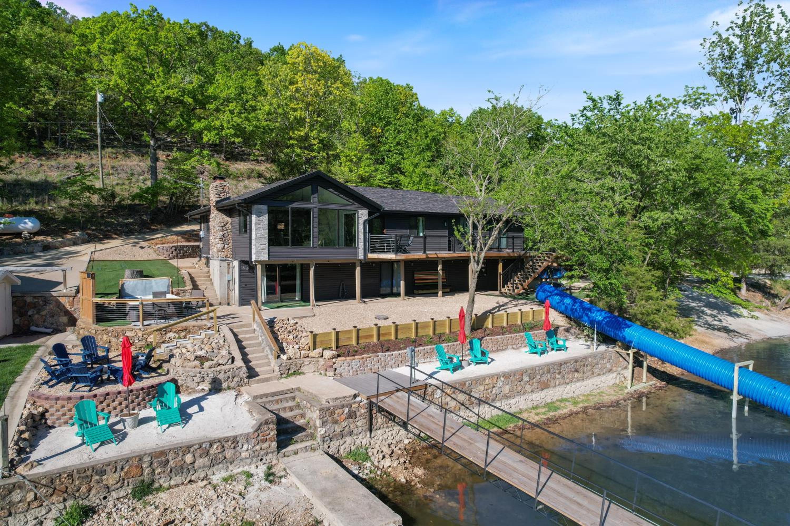 Firepit, Hot Tub, Games In & Out, Spacious