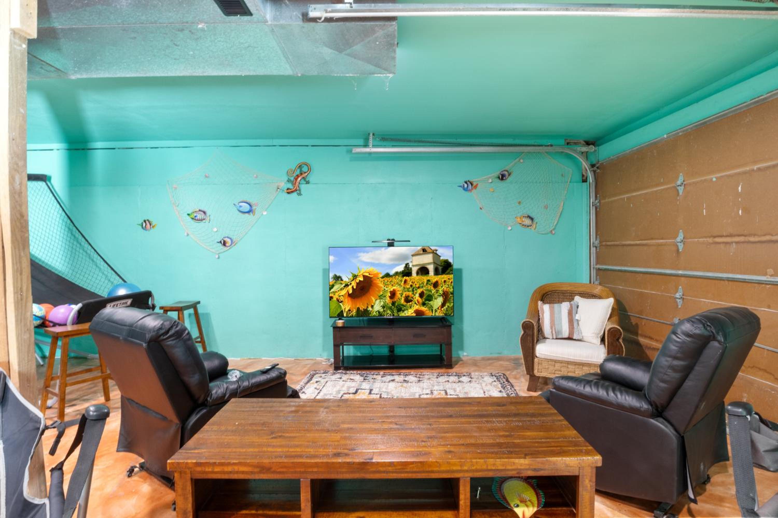 Firepit, Hot Tub, Games In & Out, Spacious