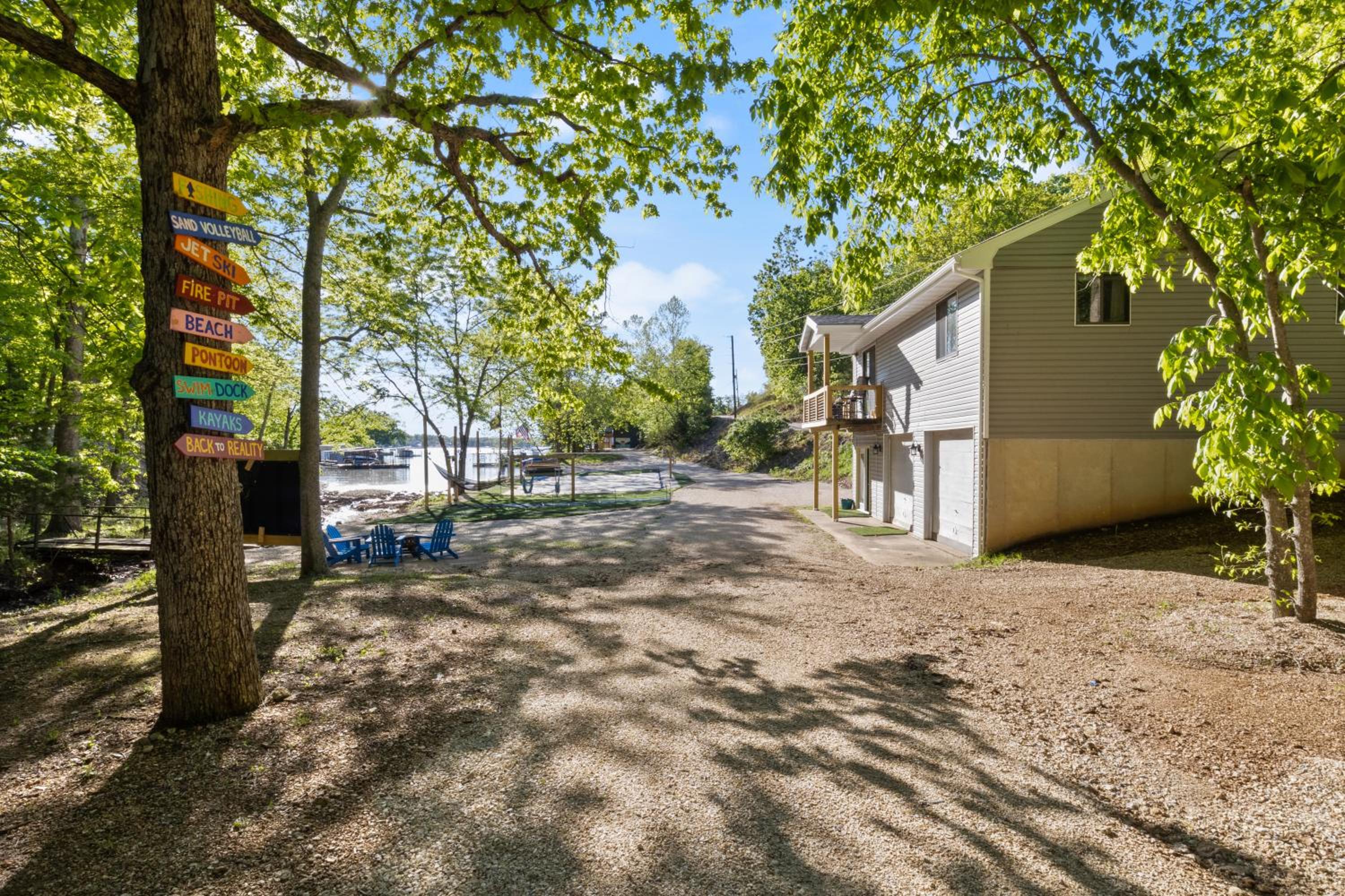 Firepit, Hot Tub, Games In & Out, Spacious