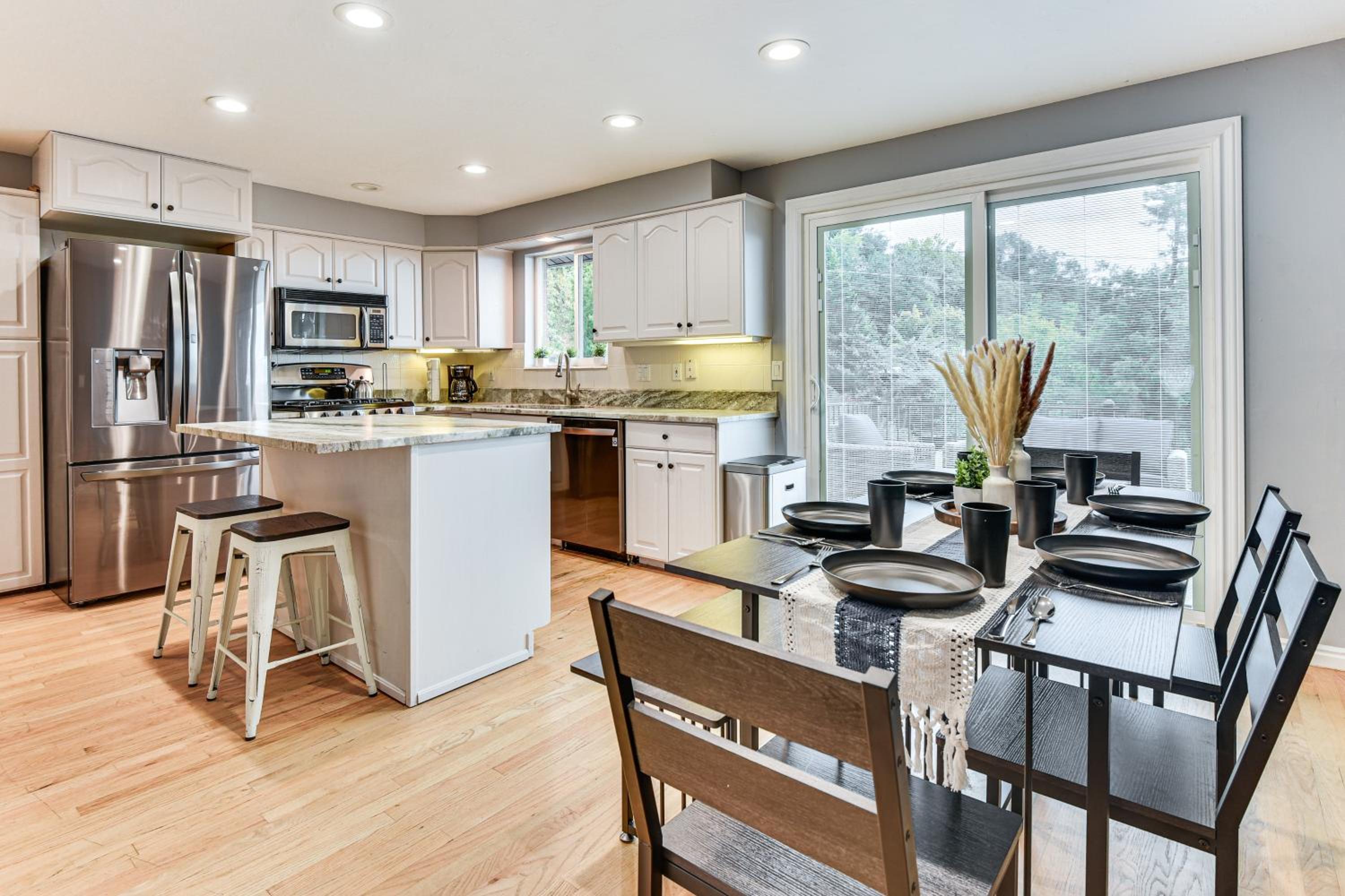 Mountain-View Retreat with Hot Tub in Centerville!