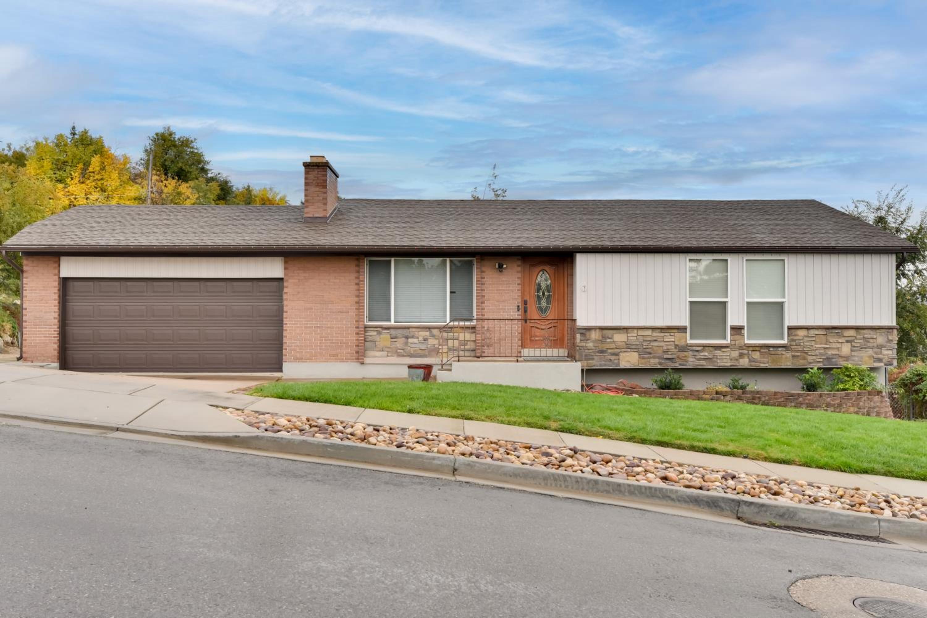 Mountain-View Retreat with Hot Tub in Centerville!
