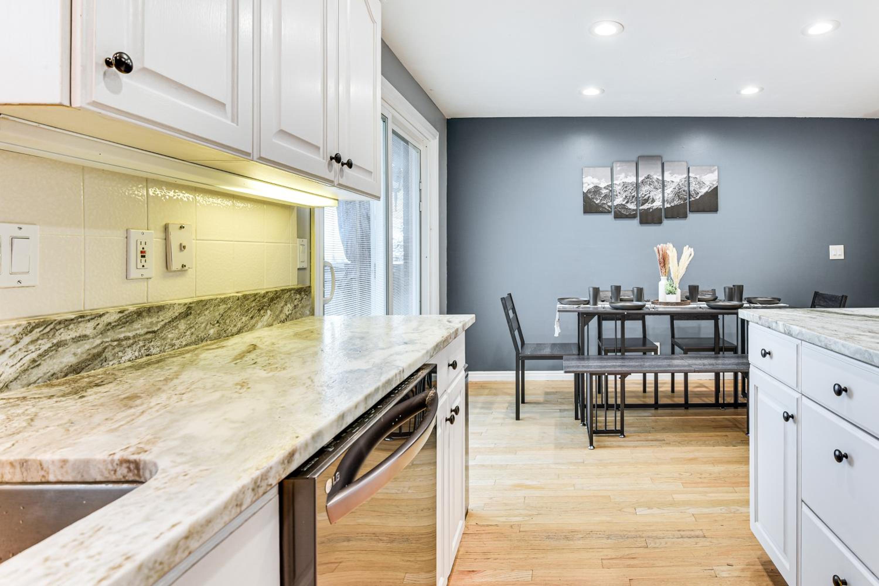 Mountain-View Retreat with Hot Tub in Centerville!