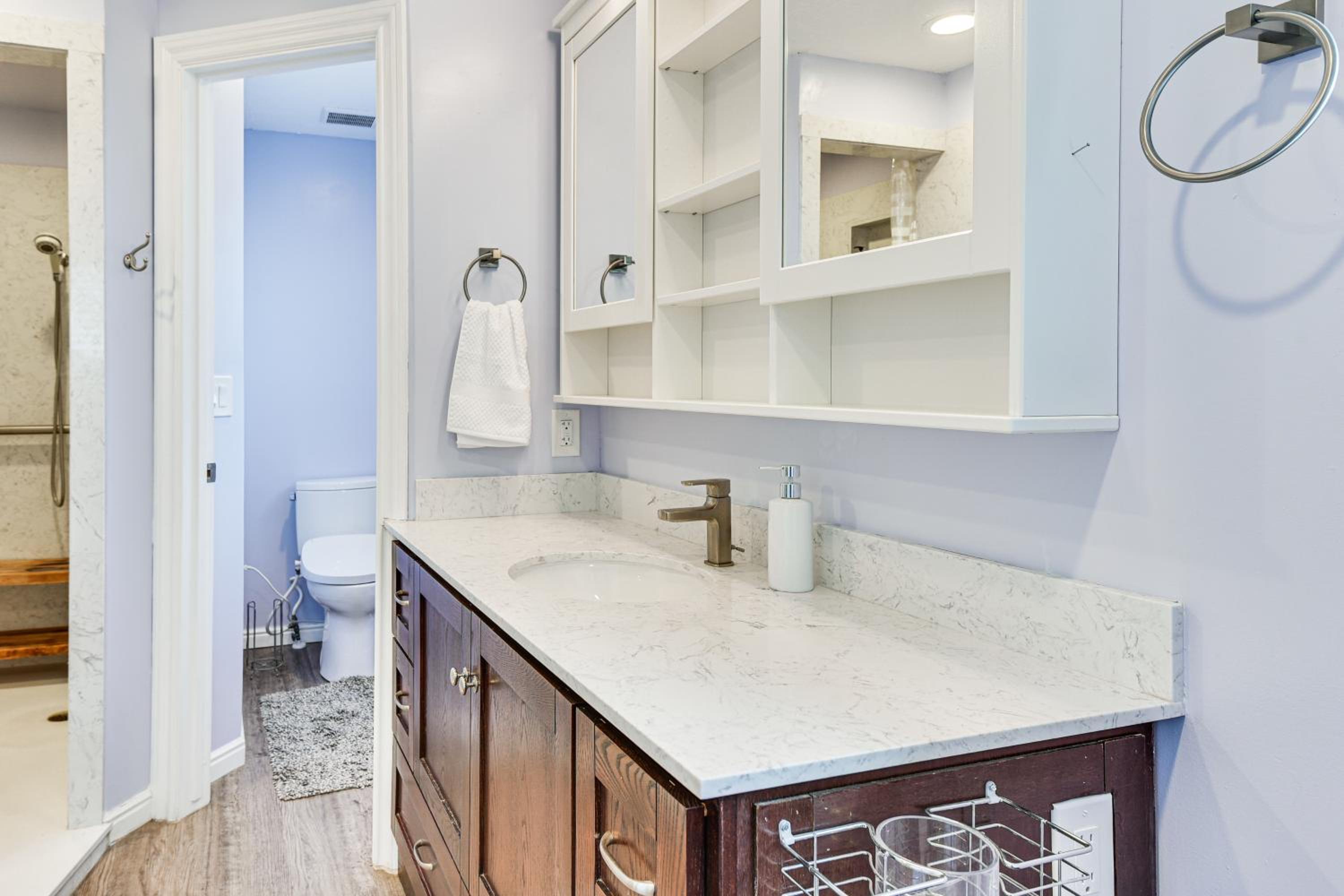 Mountain-View Retreat with Hot Tub in Centerville!