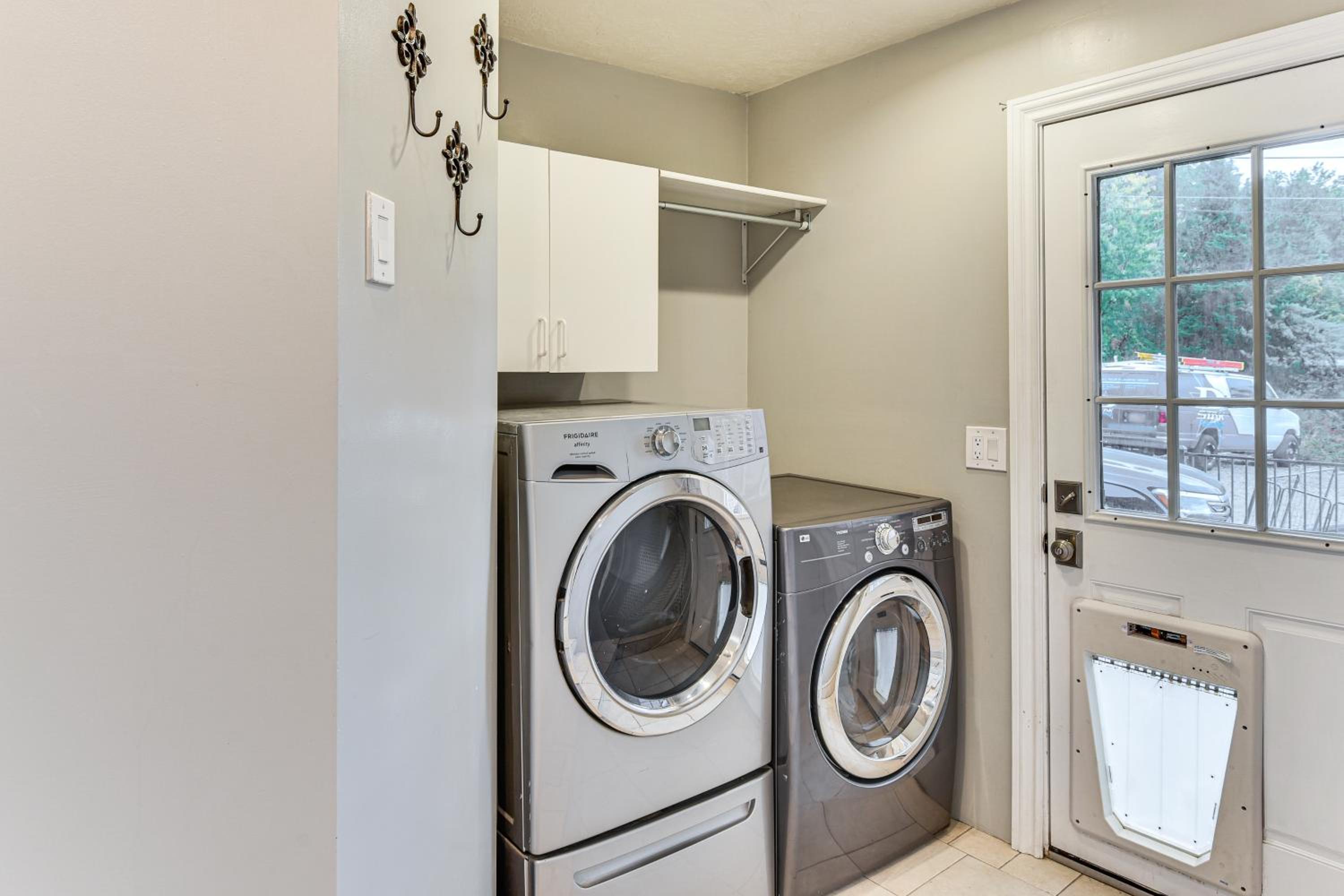 Mountain-View Retreat with Hot Tub in Centerville!