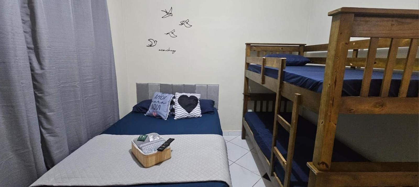 Pousada II House Beach Brasil , Suites com banheiros Privativos, PISCINA com cascata e área familiar para churrasco, Garage GRATUITA, próx-praia da Aviação