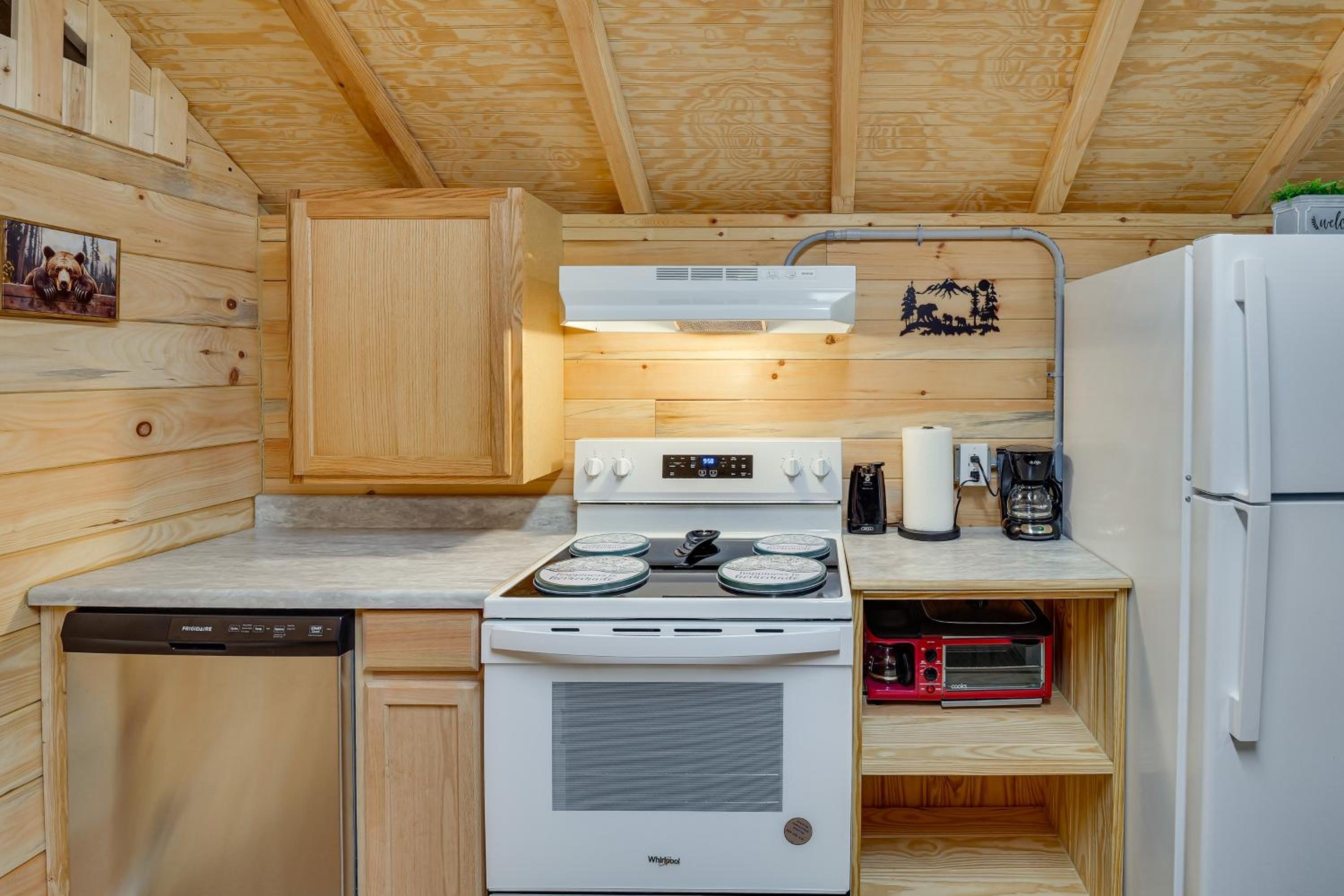 Waterfall Hikes and Fairways Quiet Crossville Cabin