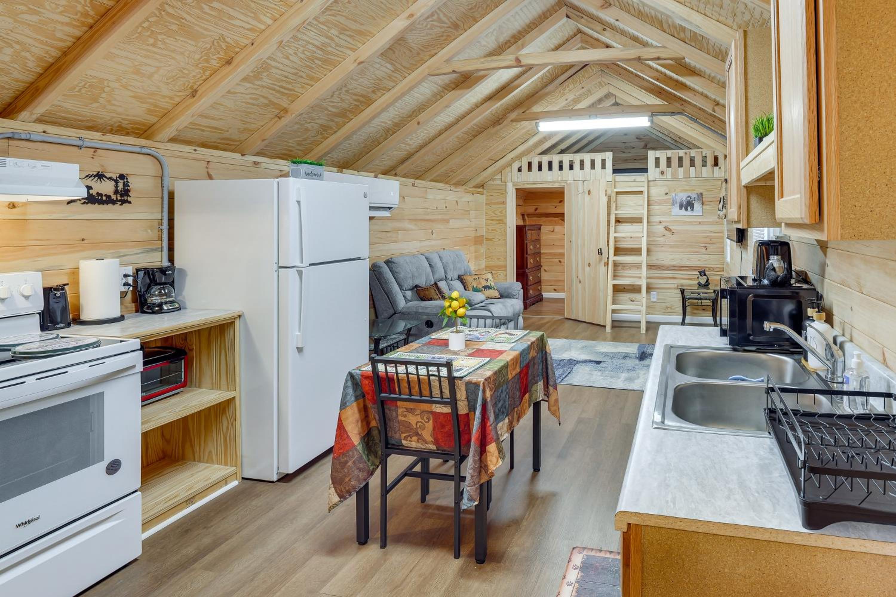 Waterfall Hikes and Fairways Quiet Crossville Cabin