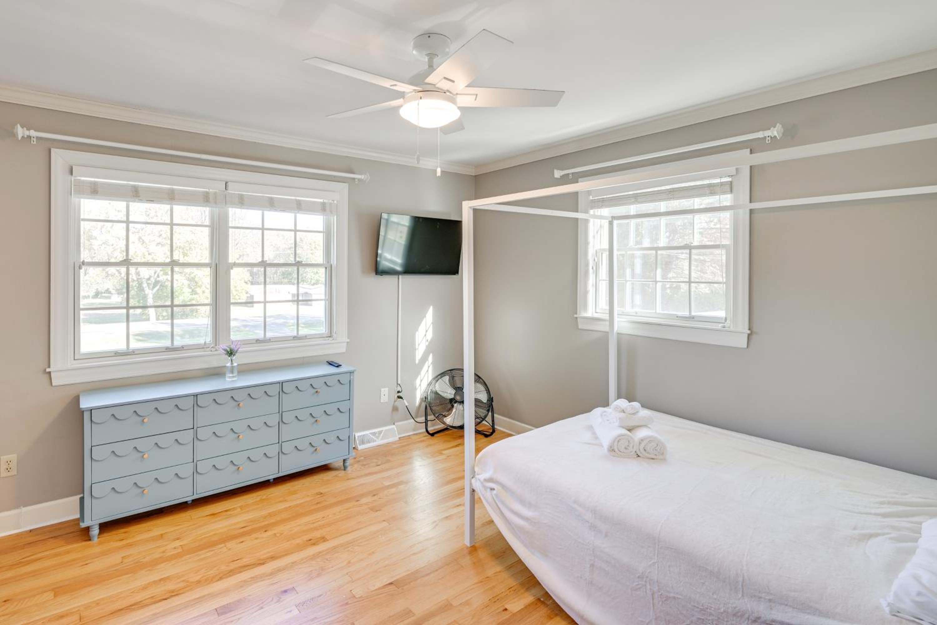 Pet Friendly Private Pool and Home Theater