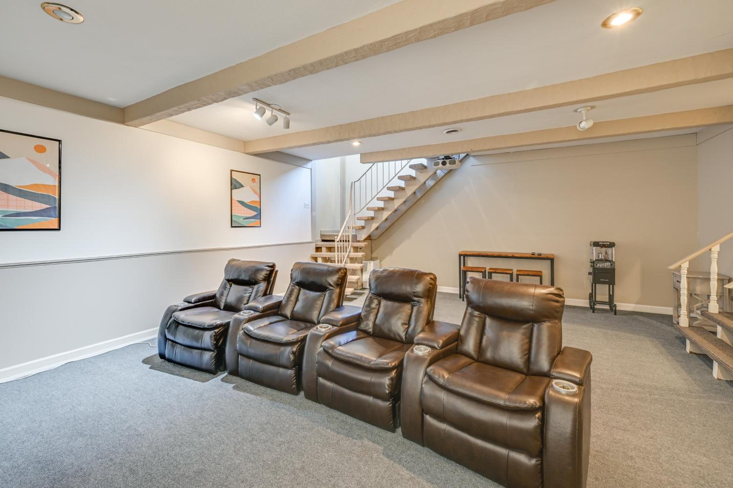 Pet Friendly Private Pool and Home Theater