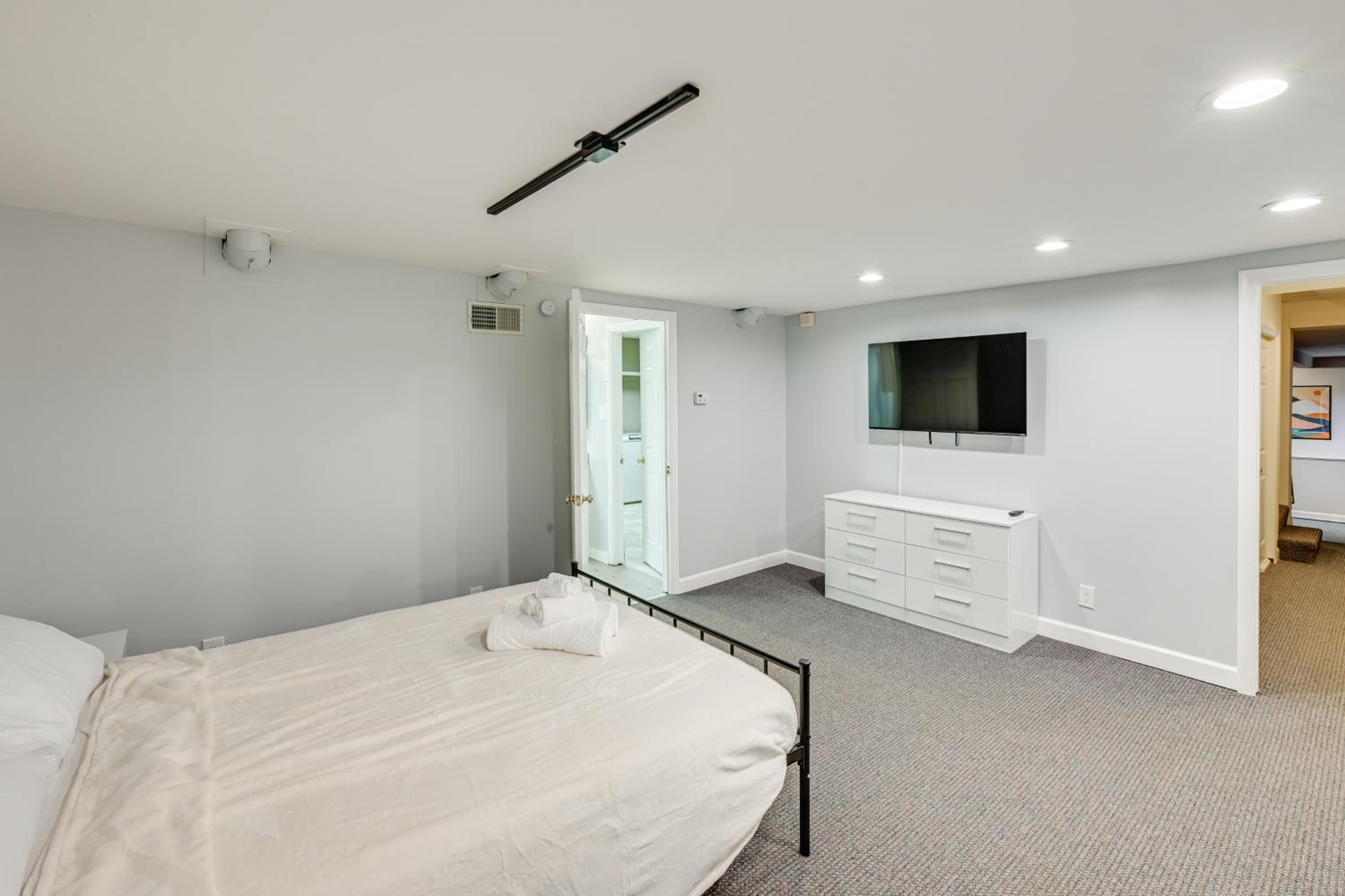 Pet Friendly Private Pool and Home Theater