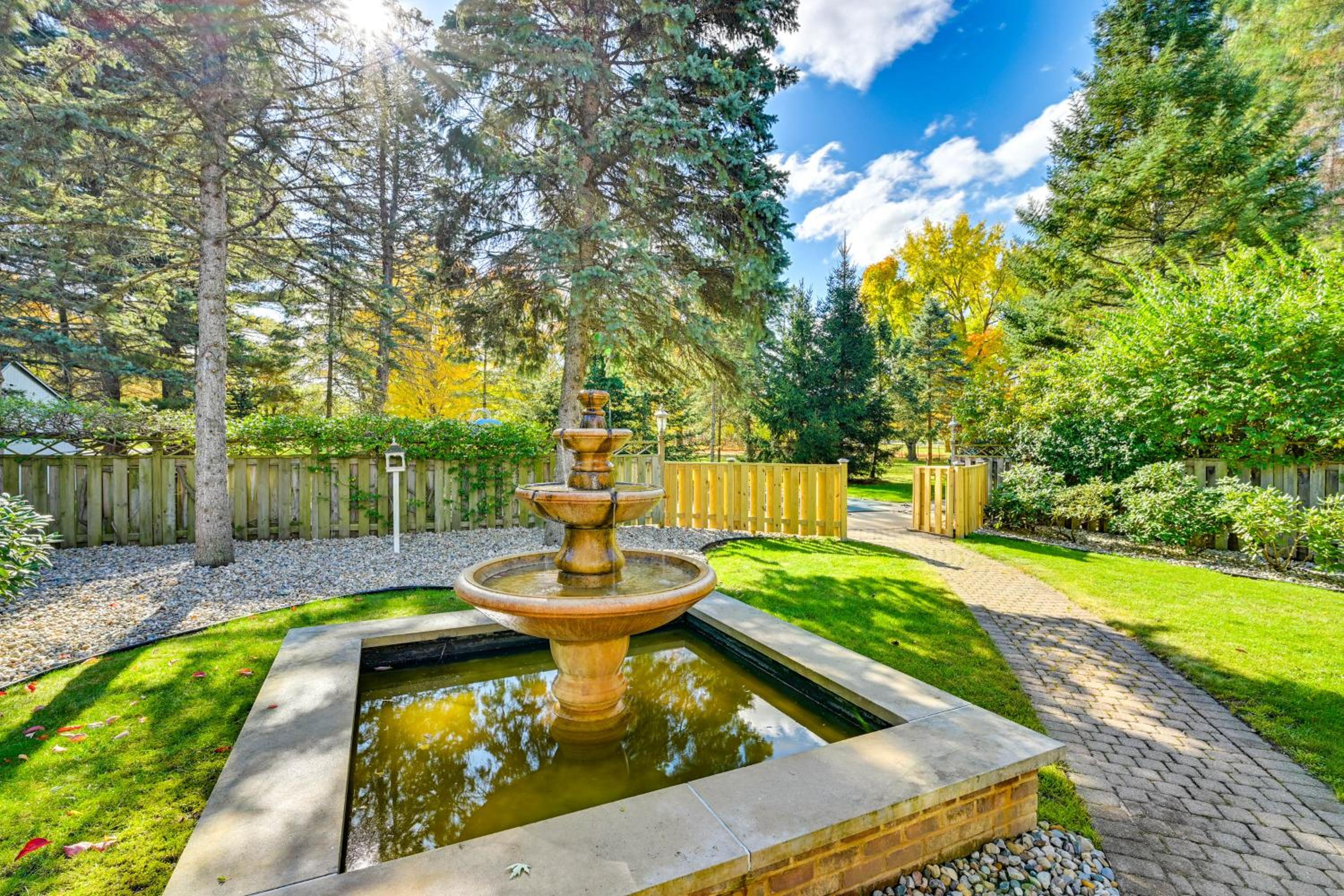 Pet Friendly Private Pool and Home Theater
