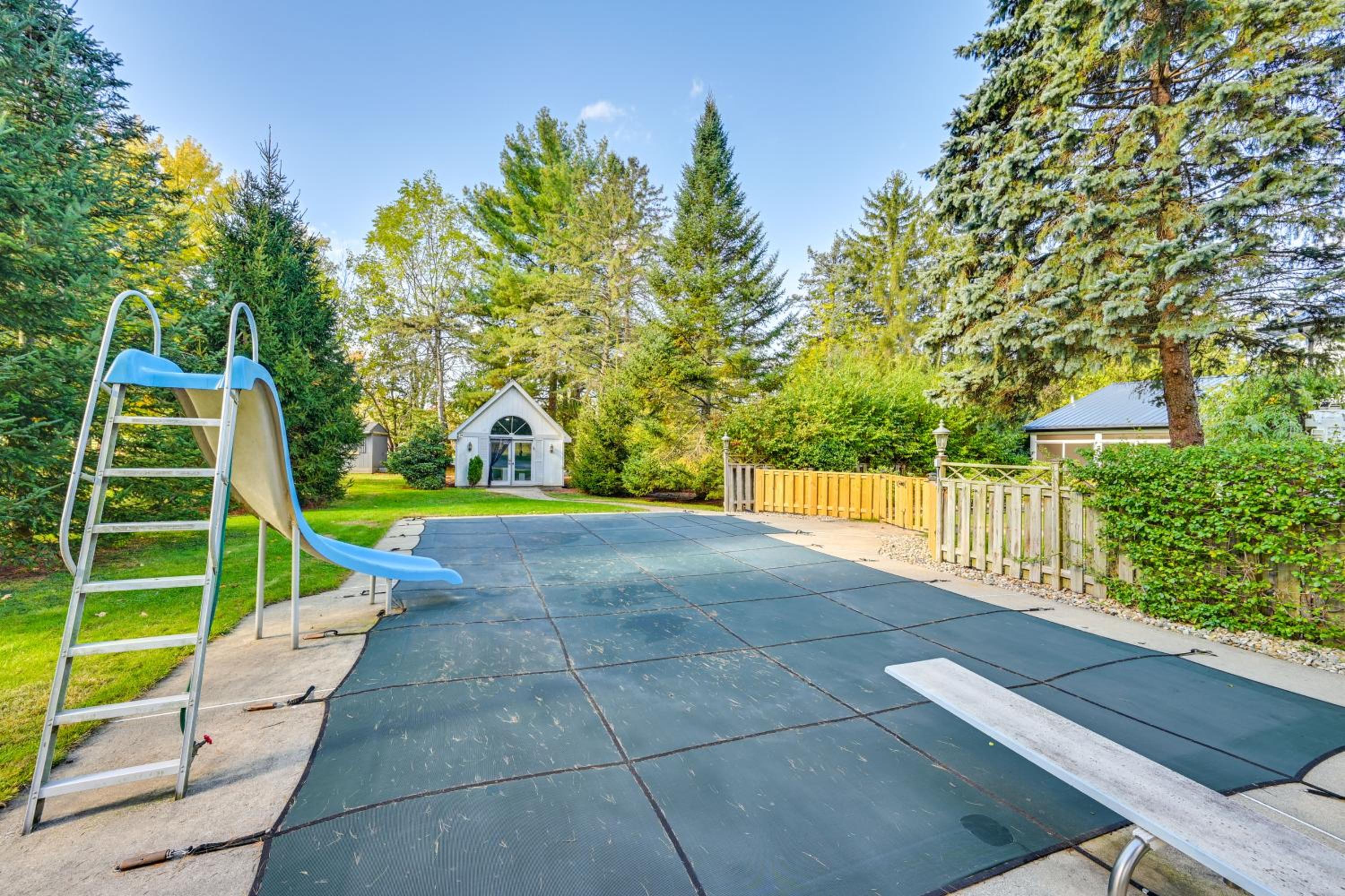 Pet Friendly Private Pool and Home Theater