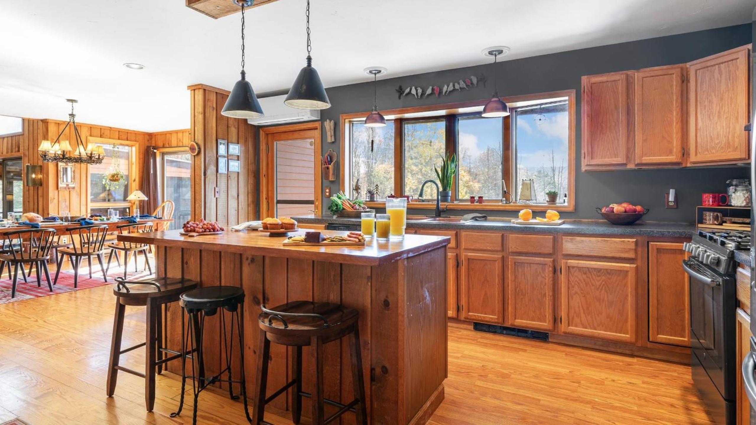 Secluded Retreat w Pool Hot Tub Fire Pit Views Windham Mountain House