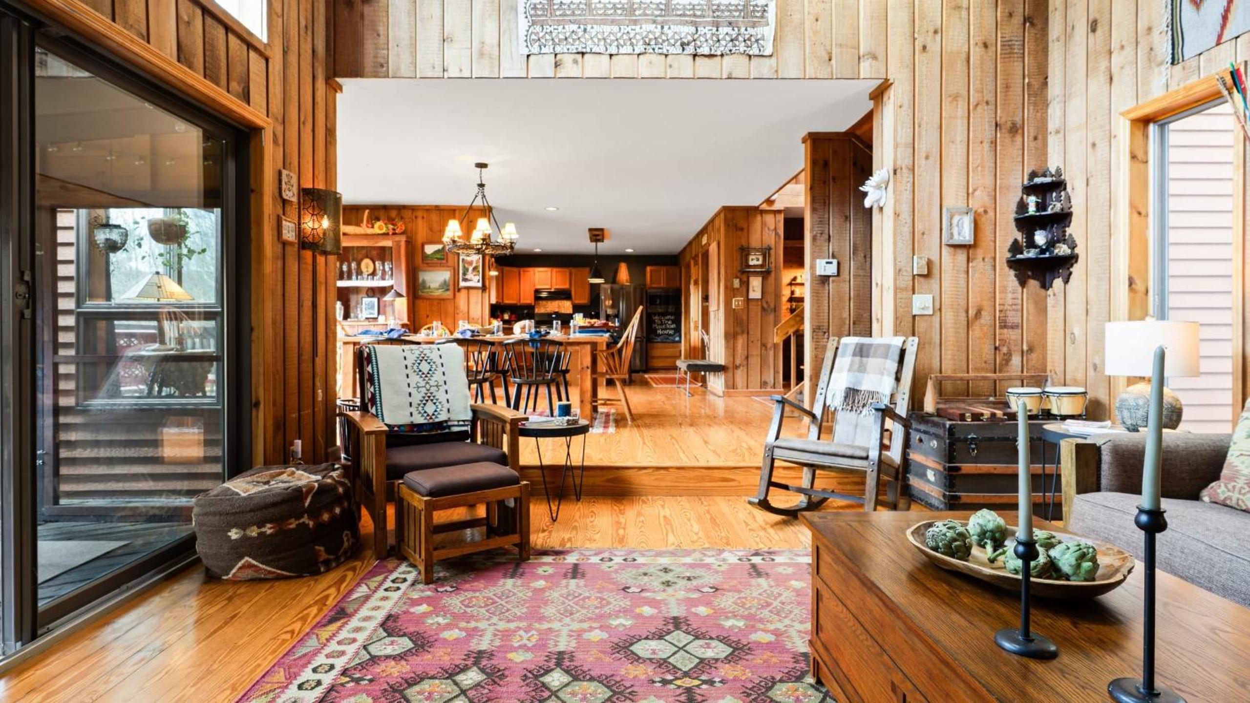 Secluded Retreat w Pool Hot Tub Fire Pit Views Windham Mountain House