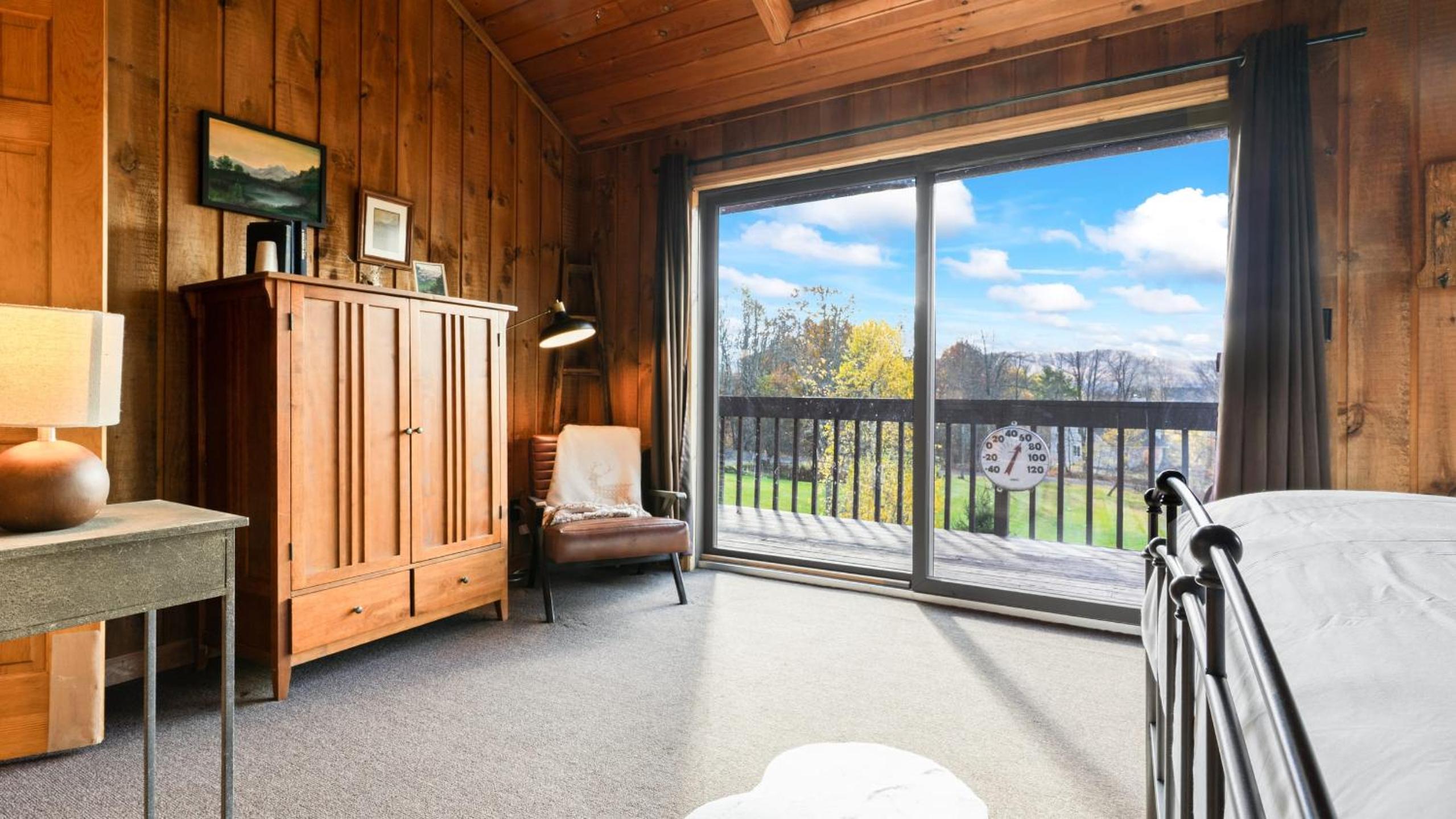 Secluded Retreat w Pool Hot Tub Fire Pit Views Windham Mountain House