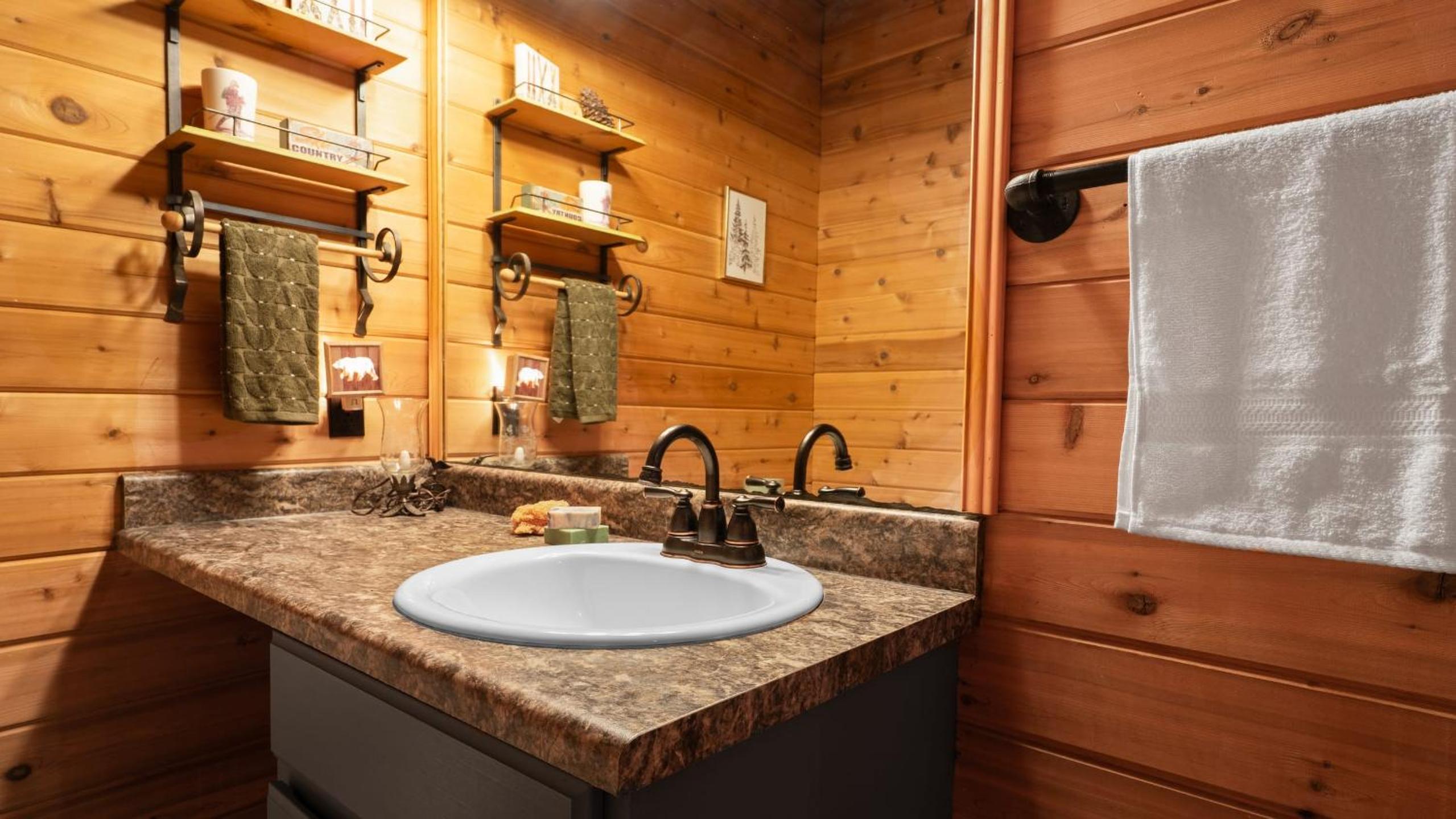Secluded Retreat w Pool Hot Tub Fire Pit Views Windham Mountain House