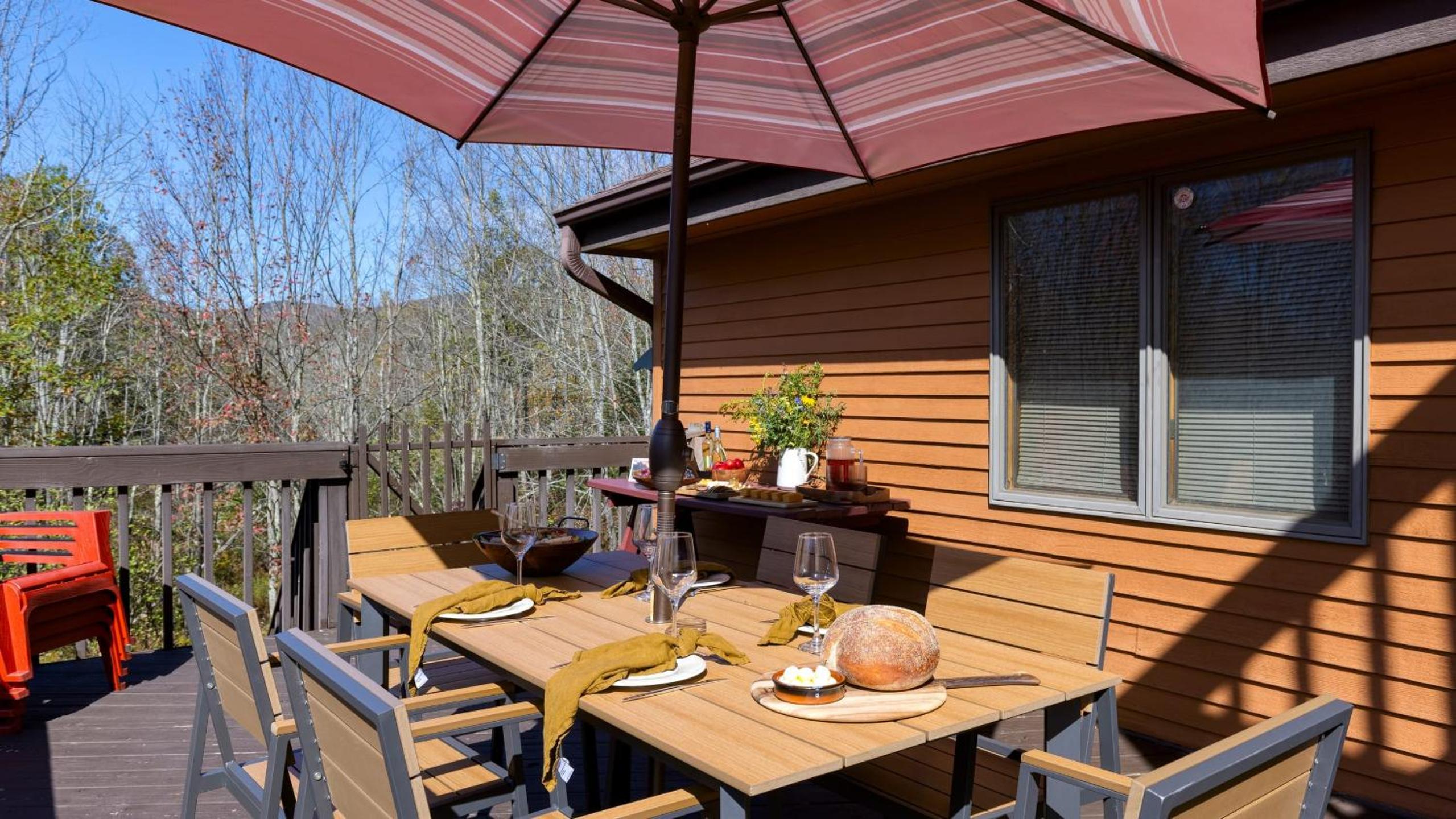 Secluded Retreat w Pool Hot Tub Fire Pit Views Windham Mountain House