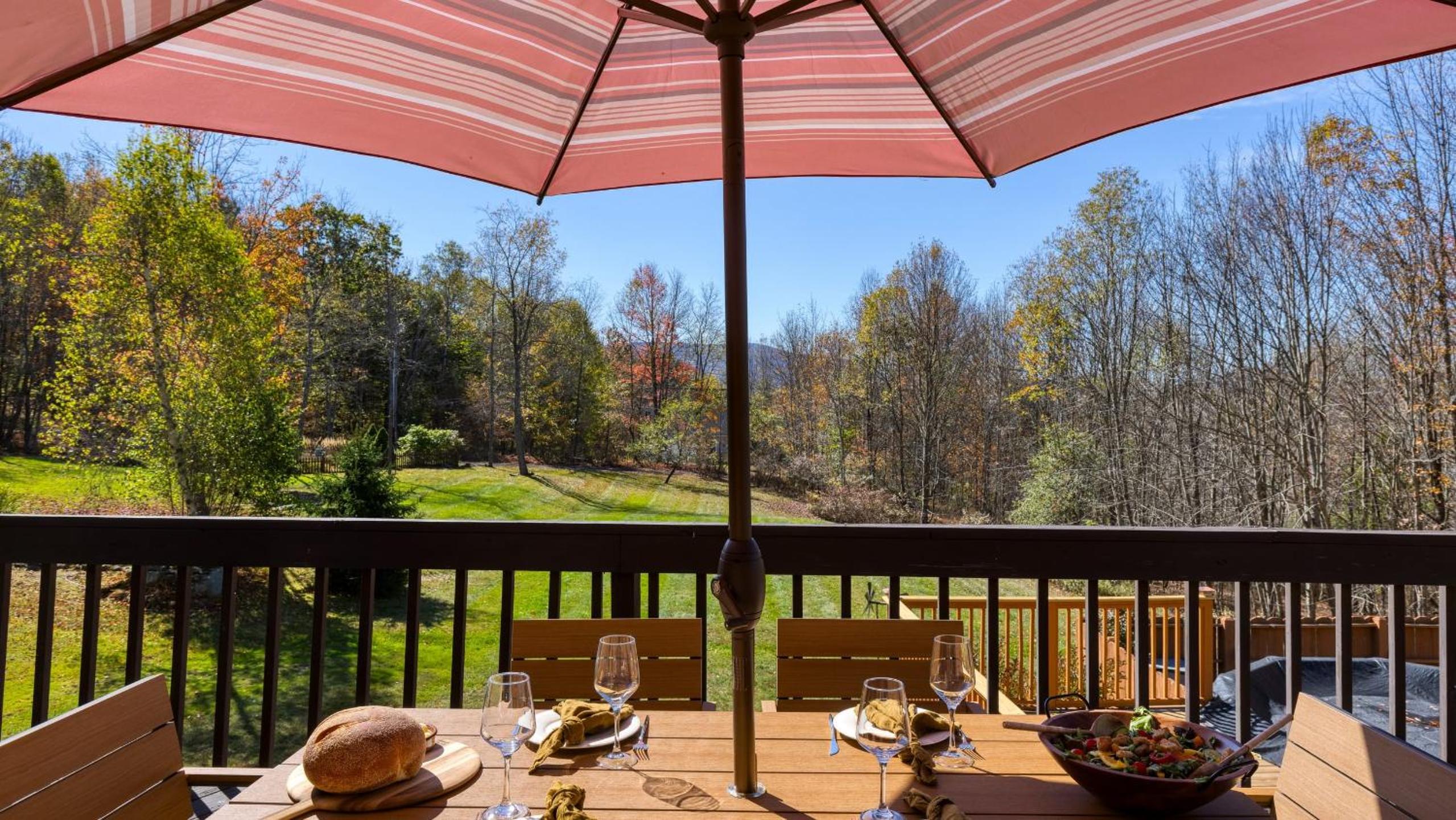 Secluded Retreat w Pool Hot Tub Fire Pit Views Windham Mountain House