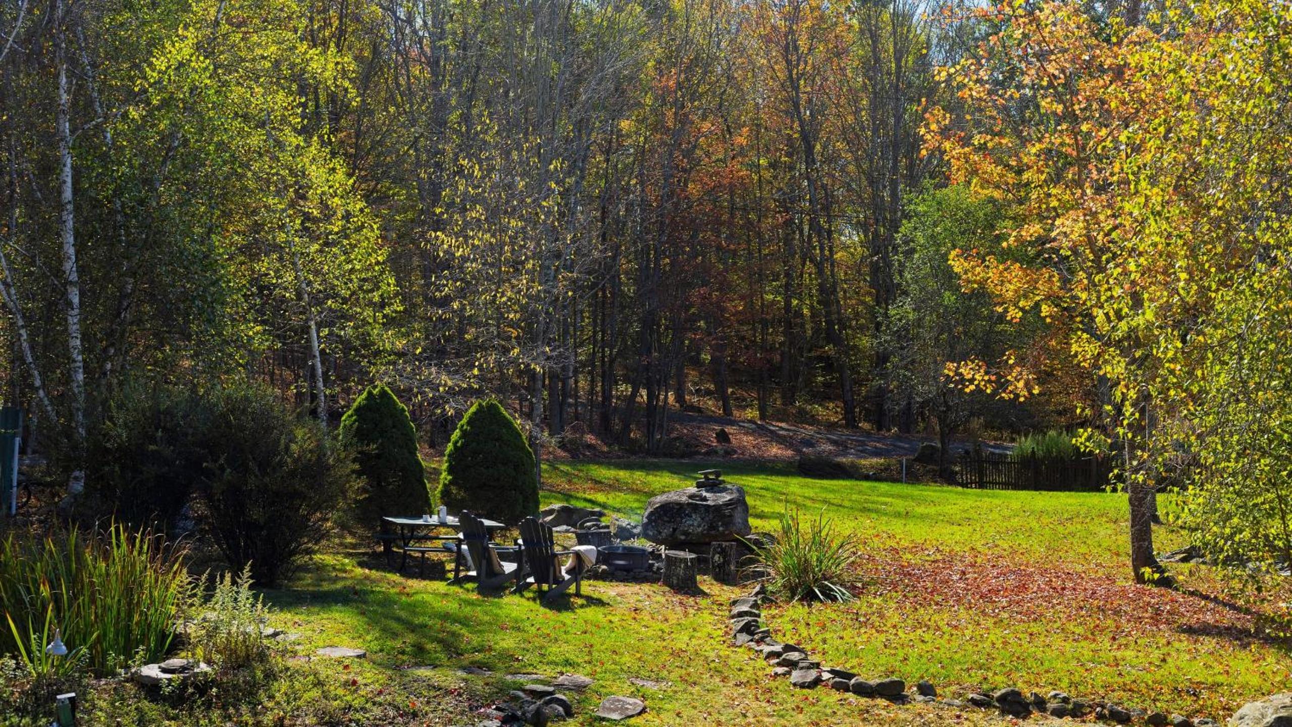 Secluded Retreat w Pool Hot Tub Fire Pit Views Windham Mountain House