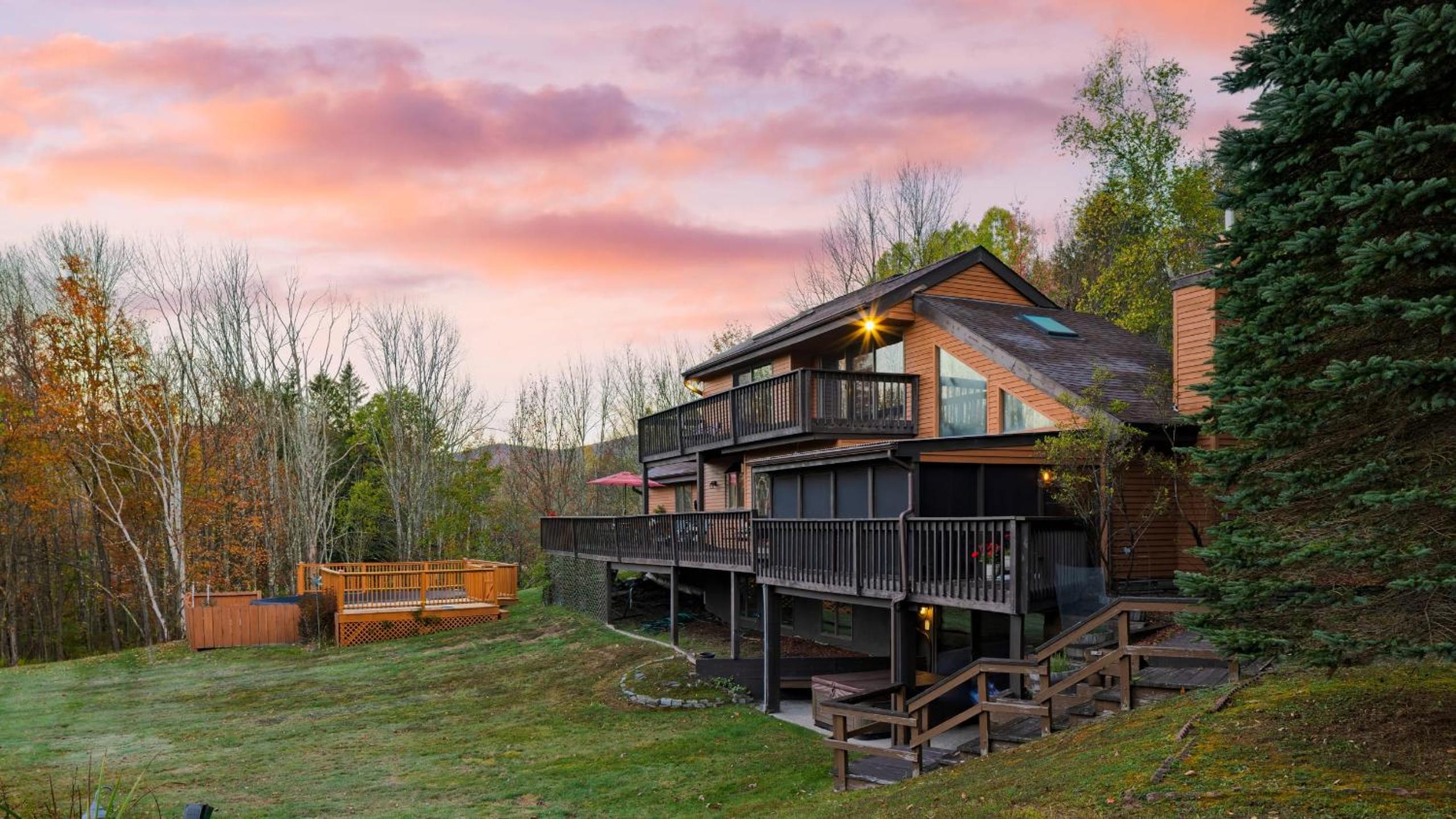 Secluded Retreat w Pool Hot Tub Fire Pit Views Windham Mountain House
