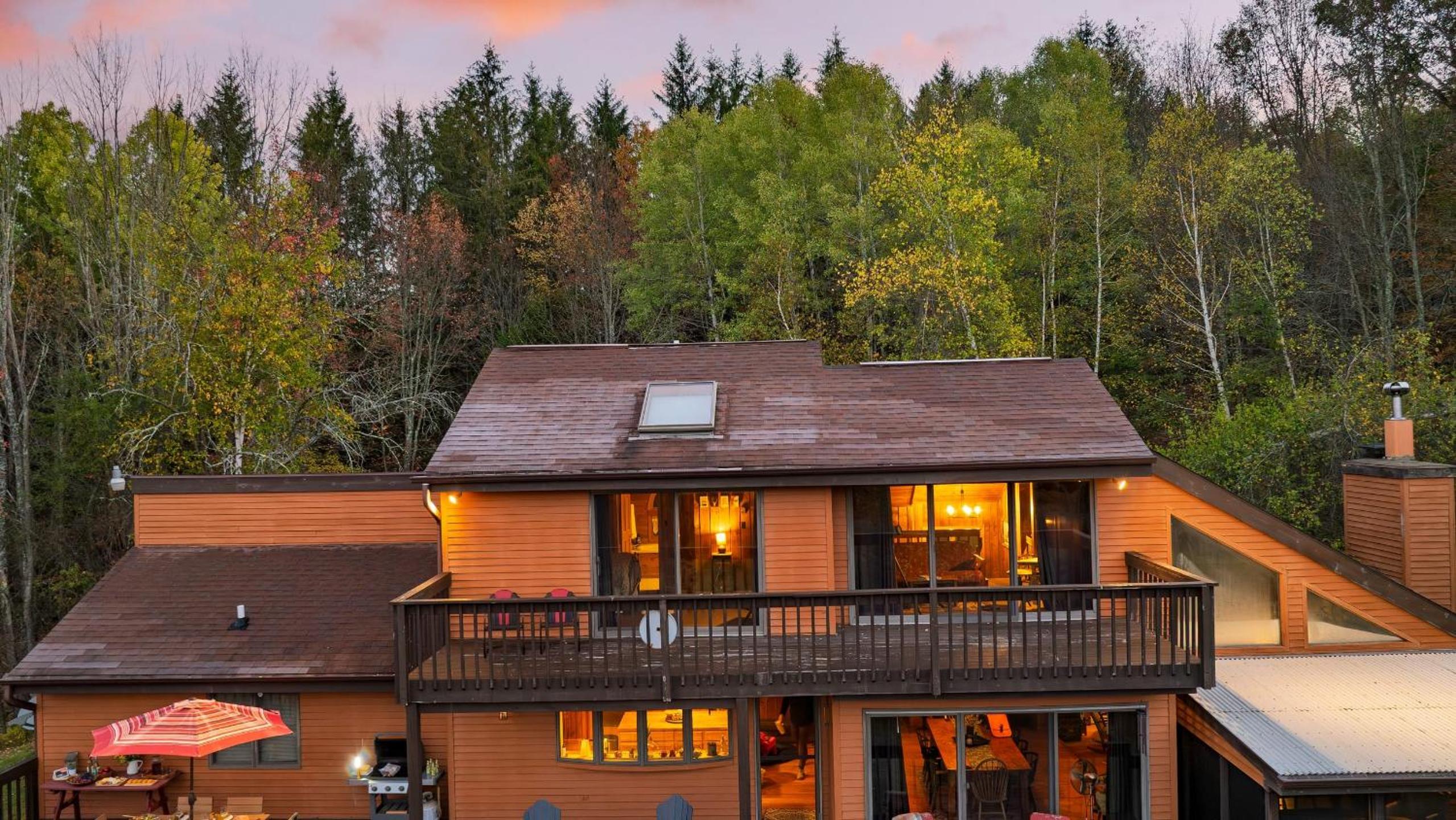 Secluded Retreat w Pool Hot Tub Fire Pit Views Windham Mountain House