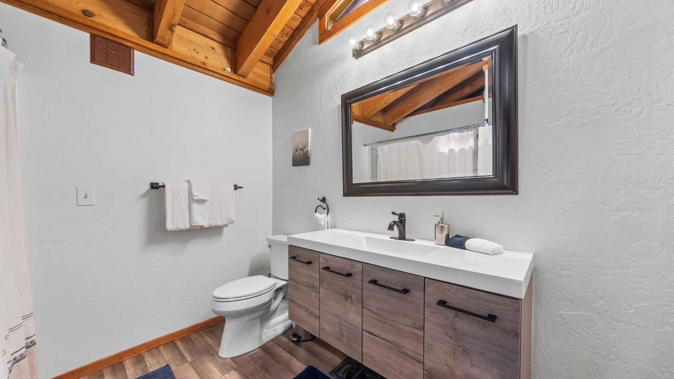 Hot Tub Sauna Forest Views in Tahoe Donner Cedar Summit by Avantstay