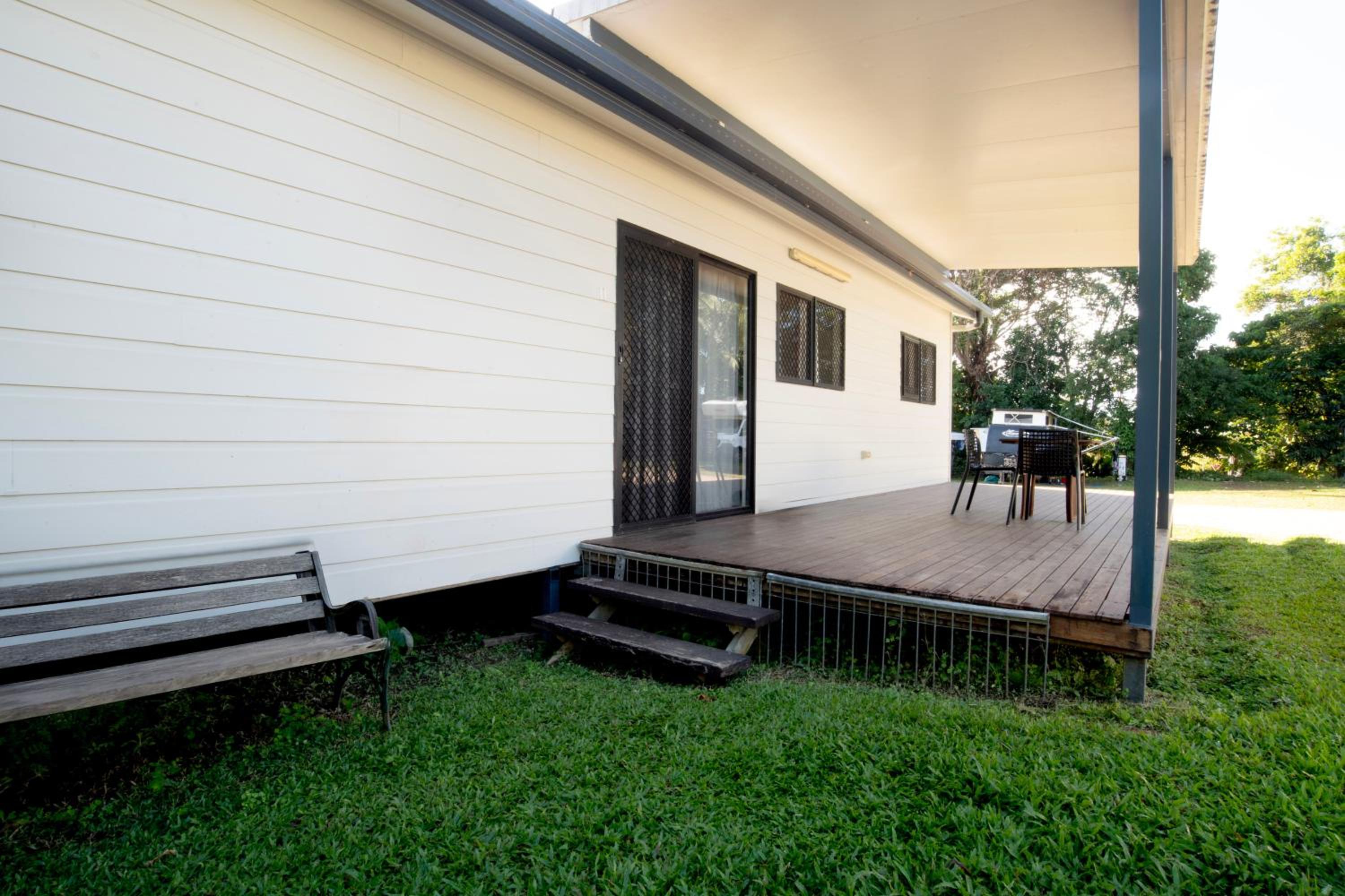 Tropical Hibiscus Caravan Park