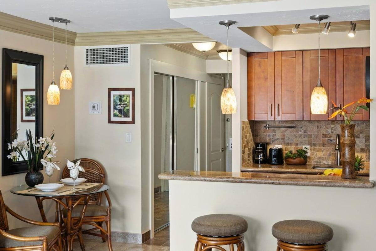 Lahaina Shores 512 · LS 512 Getaway Studio by the Beach Pool Hot