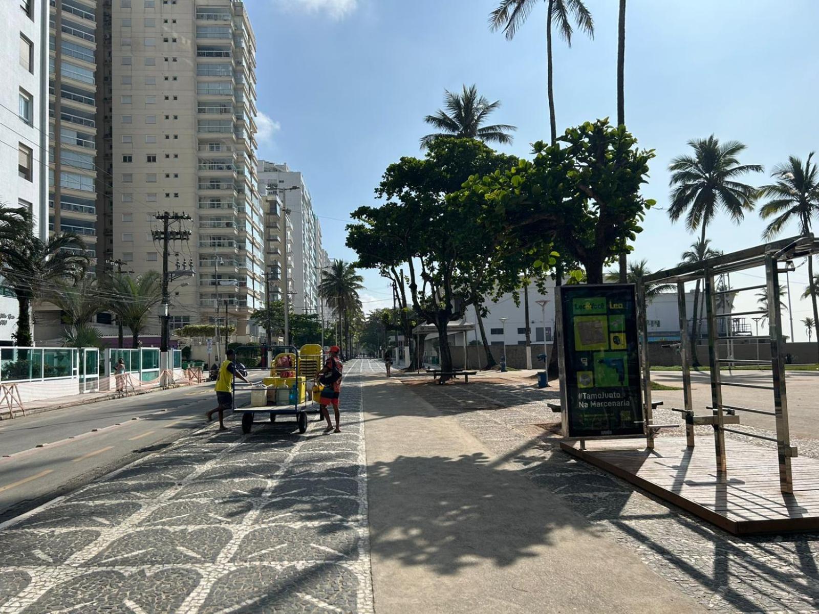 Ap Pitangueiras - 3 suítes - Pé na Areia - Ao lado do Shopping