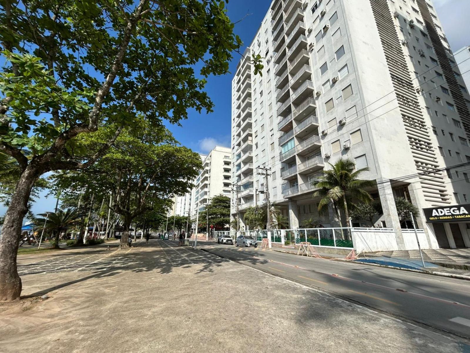 Ap Pitangueiras - 3 suítes - Pé na Areia - Ao lado do Shopping
