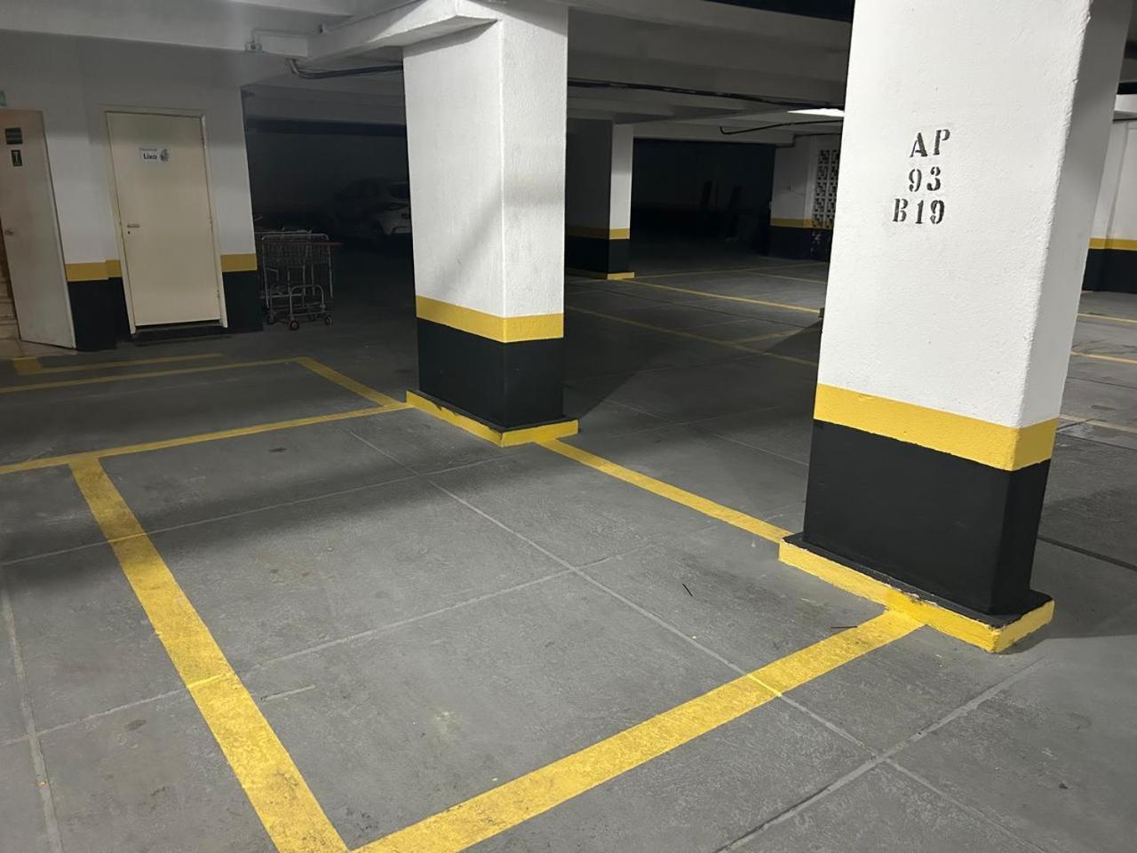 Ap Pitangueiras - 3 suítes - Pé na Areia - Ao lado do Shopping