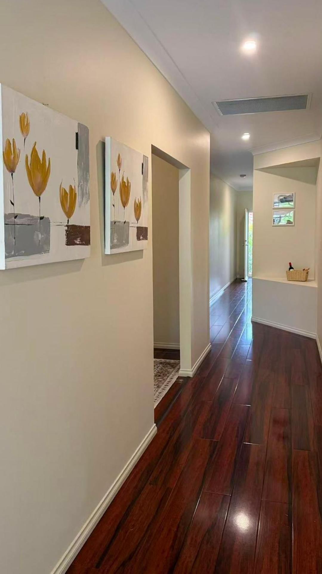 KozyGuru | Richmond | Stylish 3-Bedroom City Gem