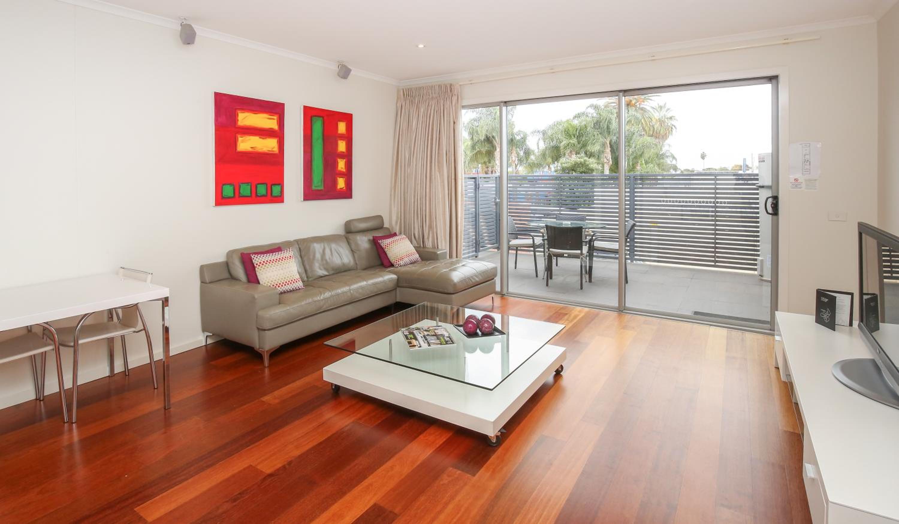 Indulge Apartments - Langtree view 3