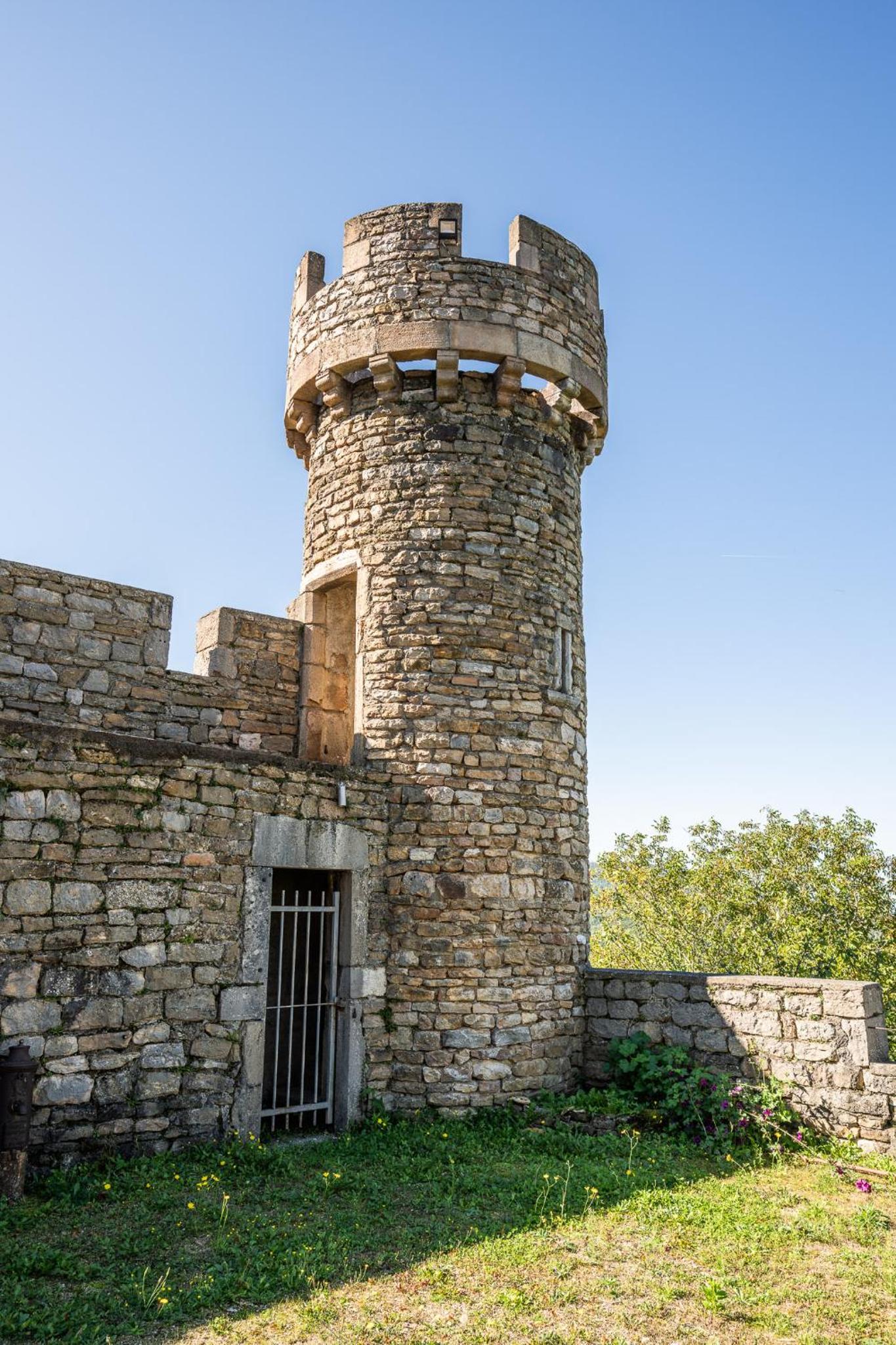 Château de Rosay - view & gardens