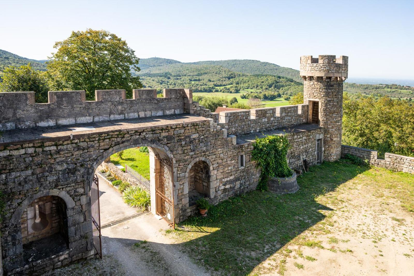 Château de Rosay - view & gardens