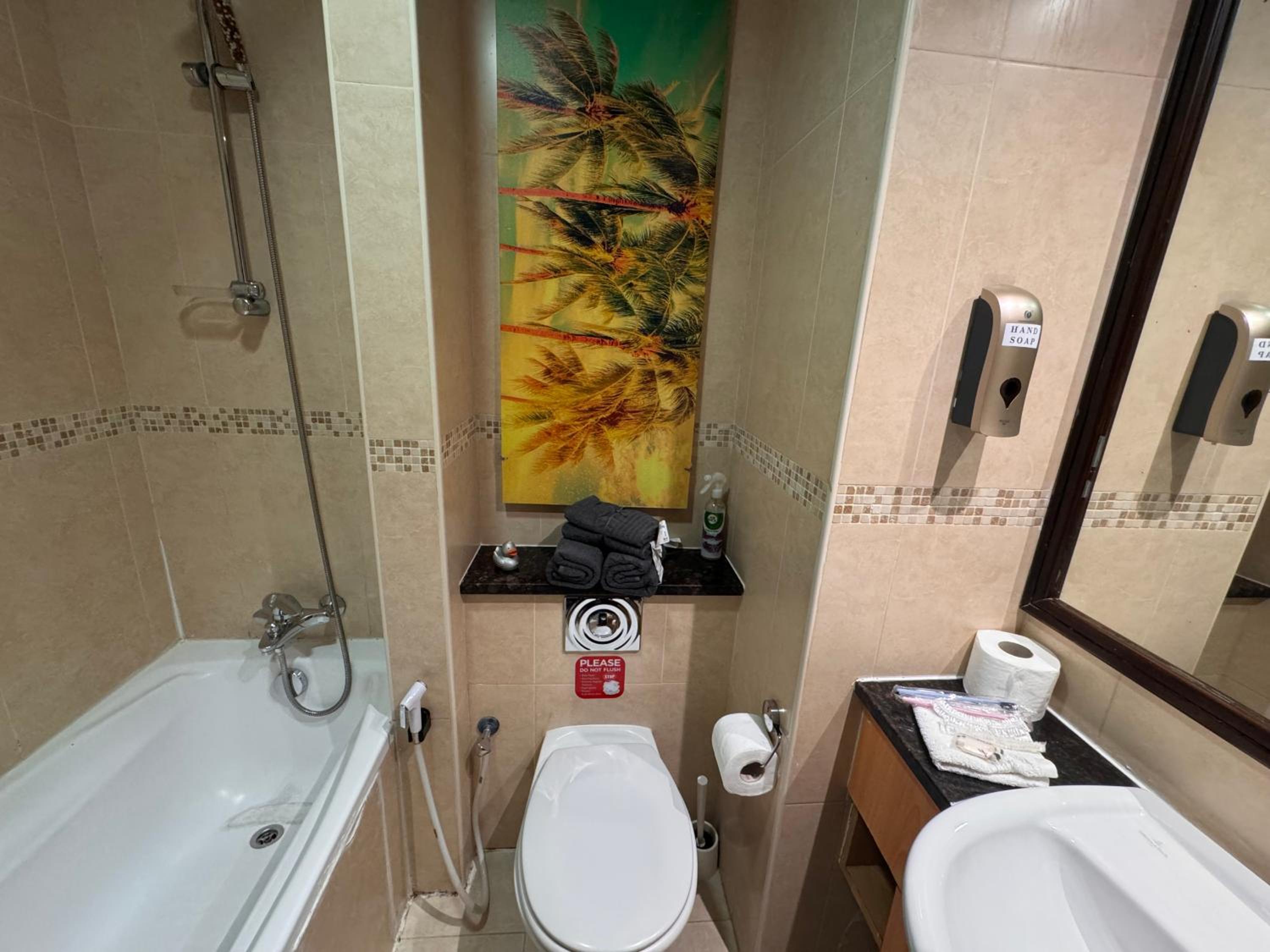 Click Stay - JLT - Studio & Balcony Lakes view Entire Apartment -JN