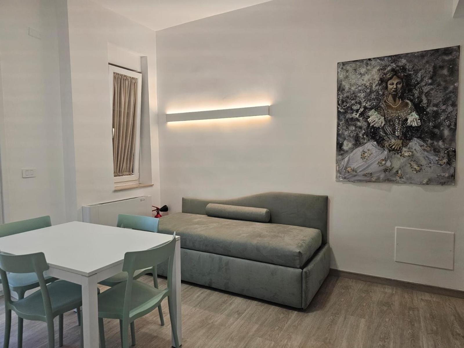 Libra Apartment - near Train Station & Wi-Fi