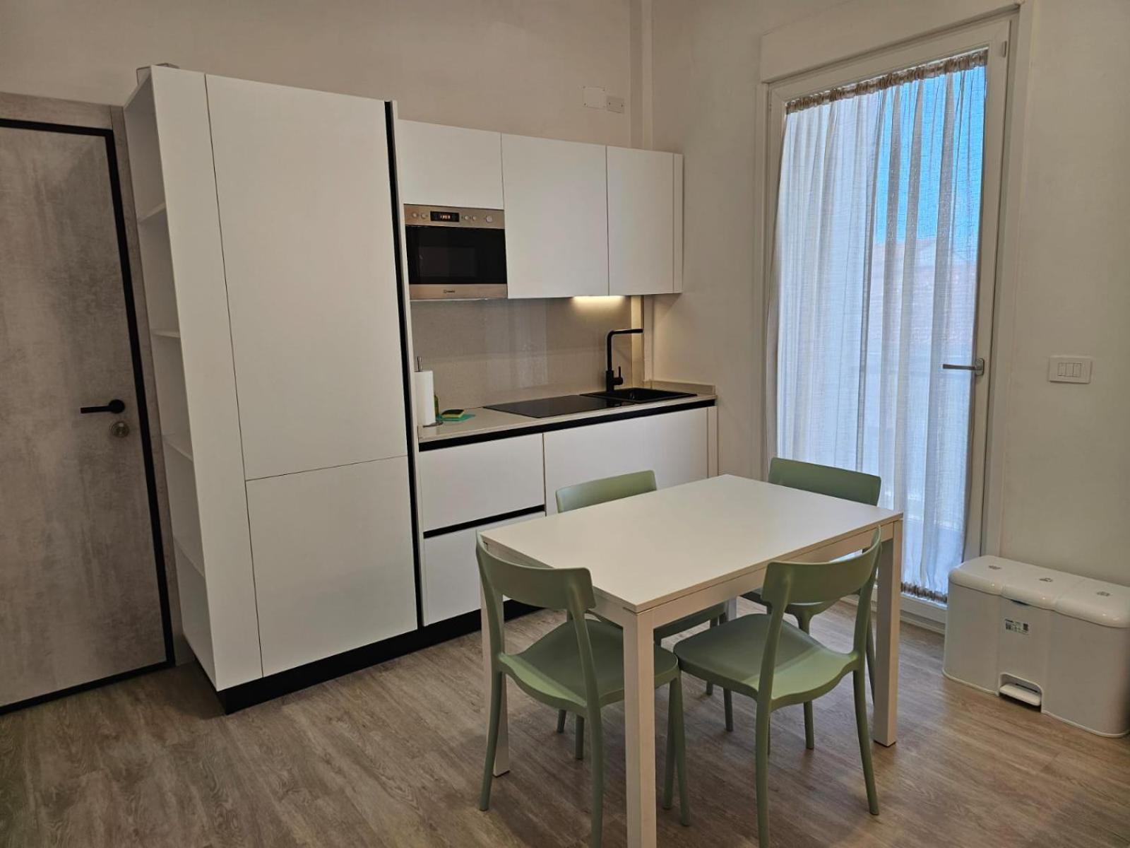 Libra Apartment - near Train Station & Wi-Fi