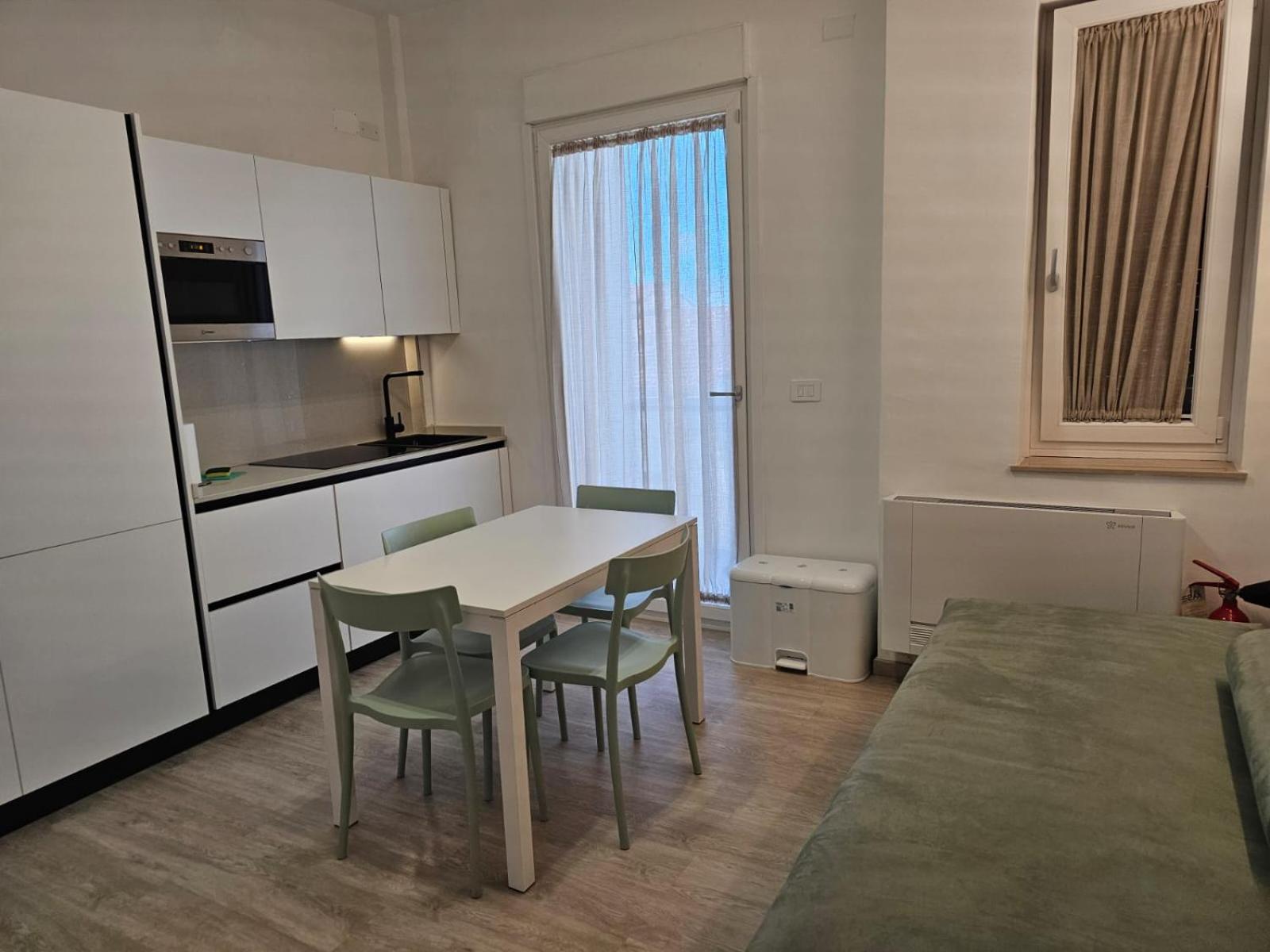 Libra Apartment - near Train Station & Wi-Fi