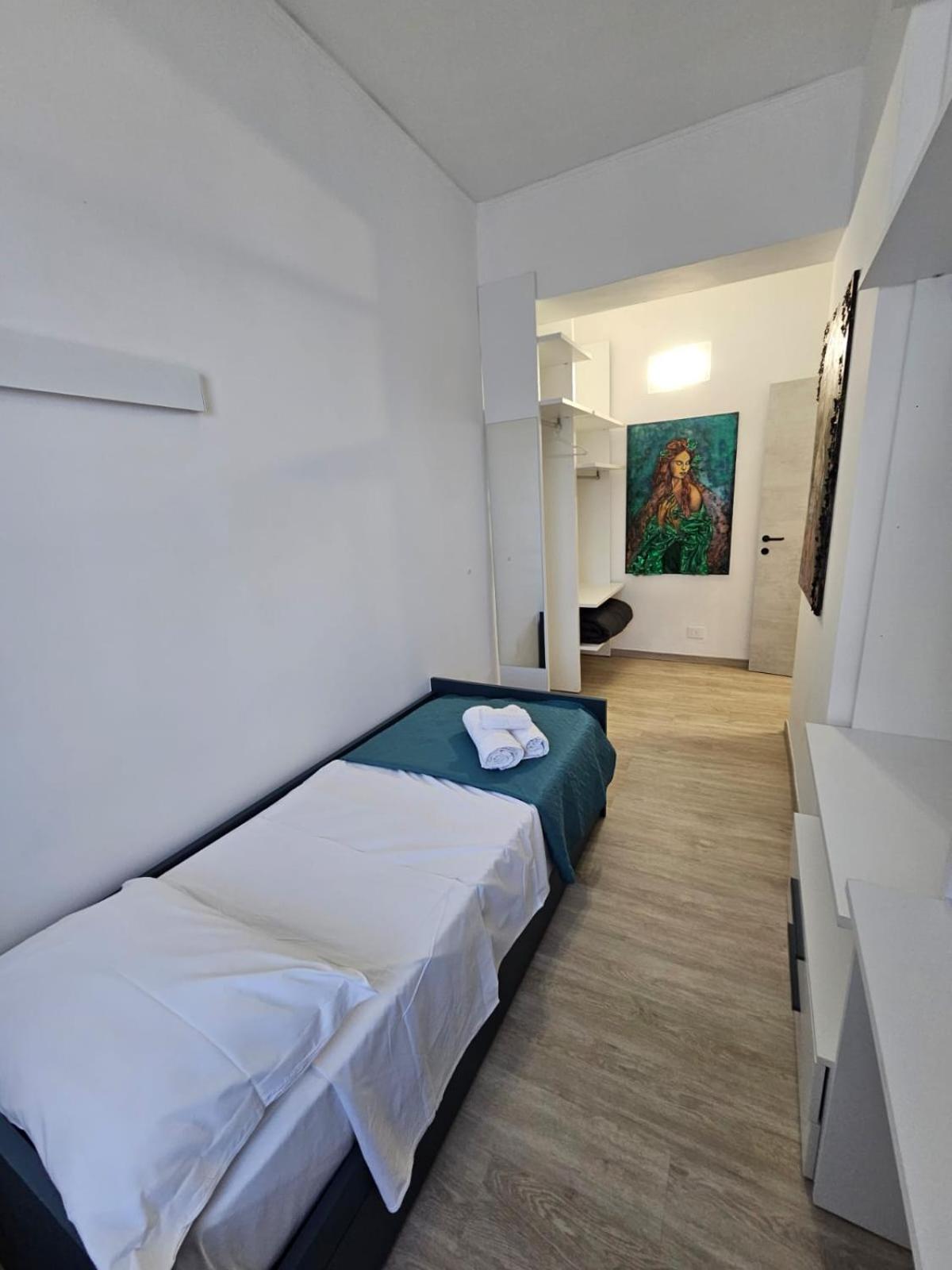 Libra Apartment - near Train Station & Wi-Fi