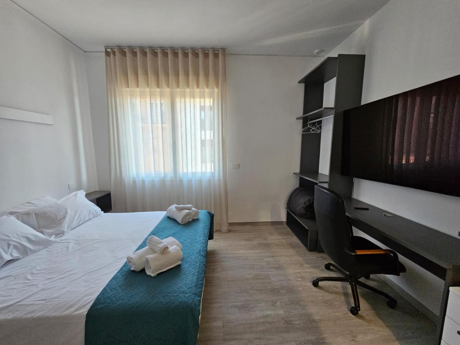 Libra Apartment - near Train Station & Wi-Fi