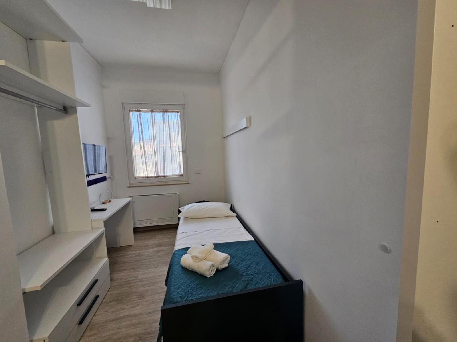 Libra Apartment - near Train Station & Wi-Fi