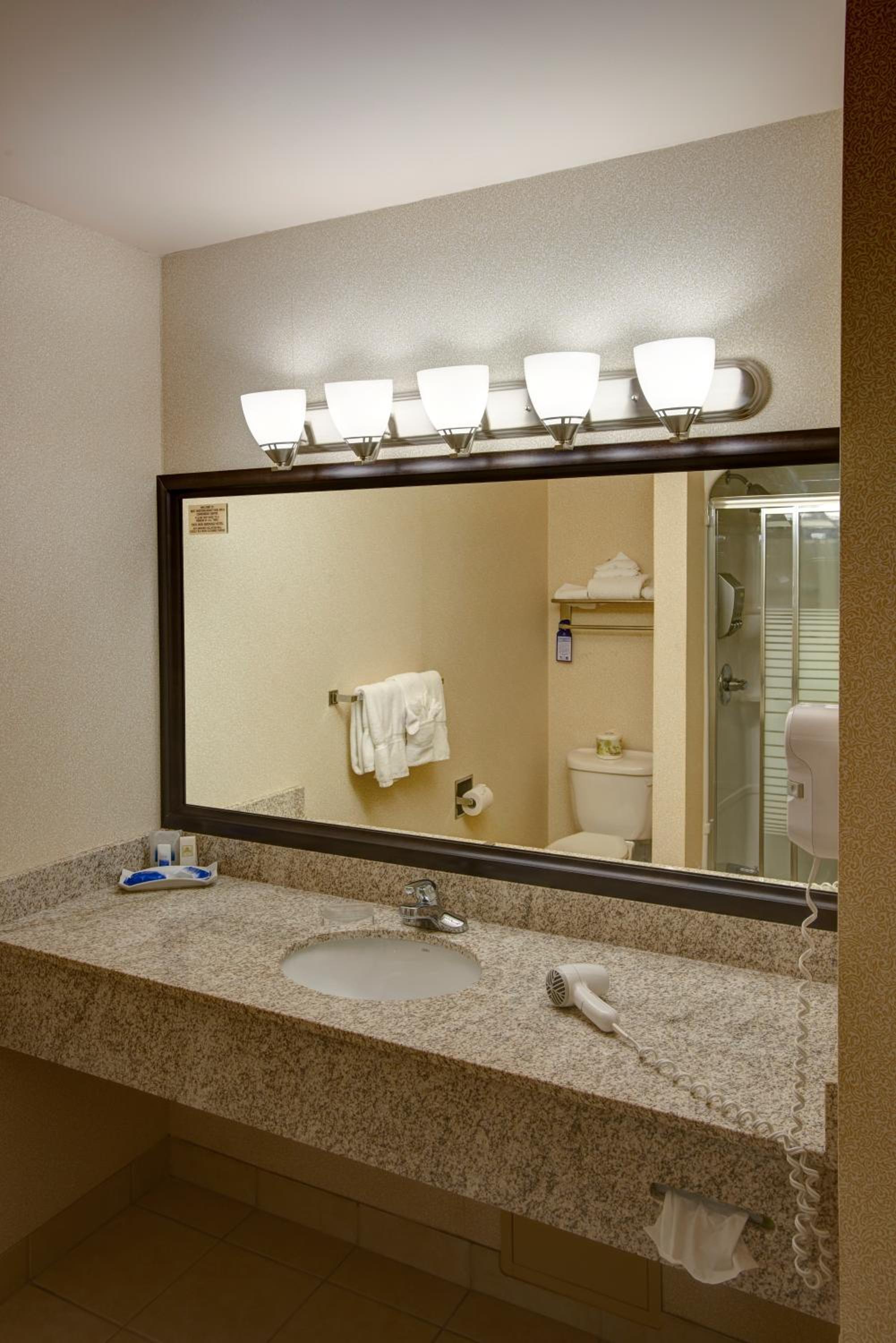Brantford Vacations - Best Western Brantford Hotel and Conference Centre - Property Image 12