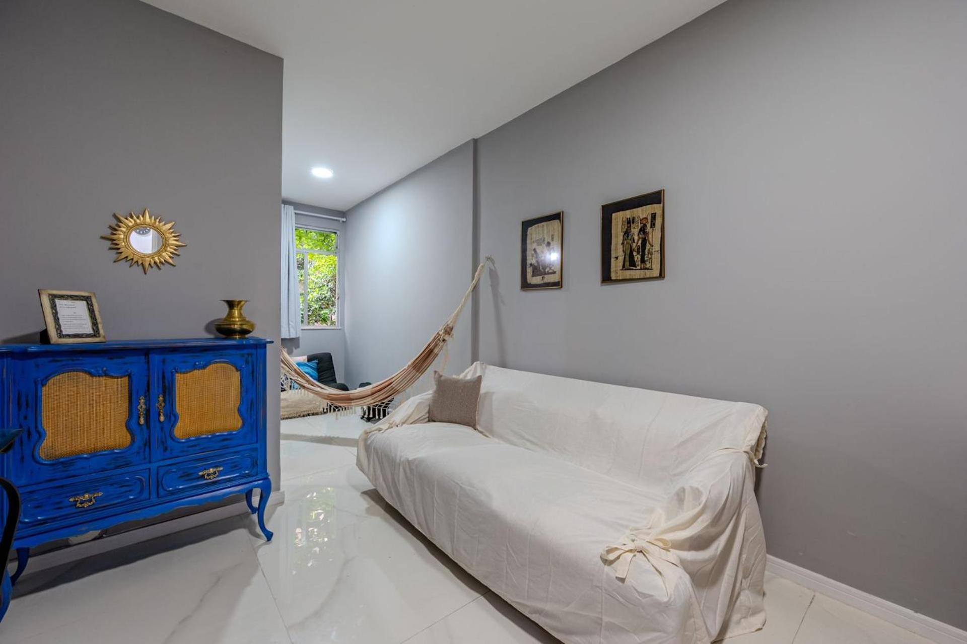 2 bedrooms near Copacabana Beach