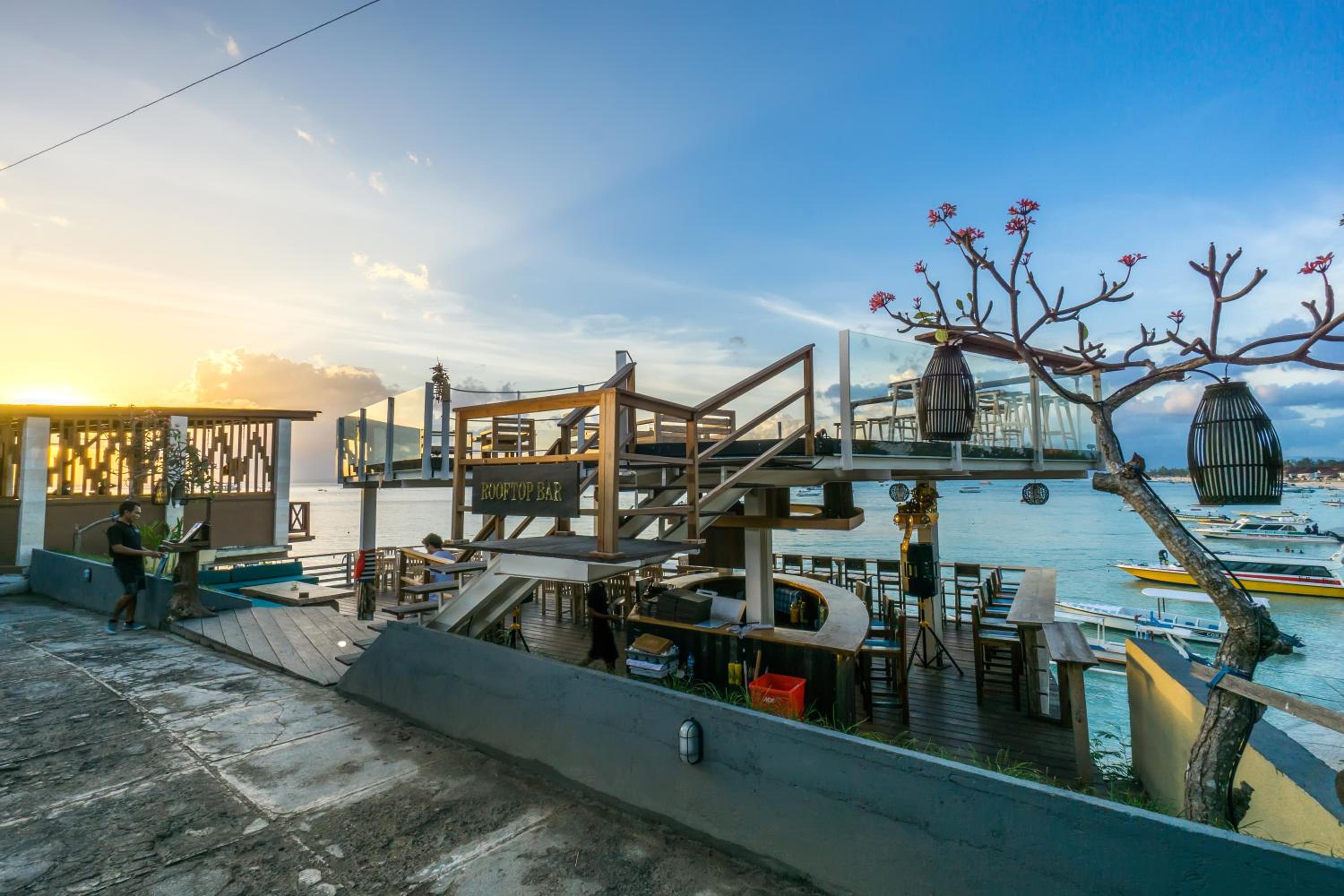 Ware Ware Surf Bungalow Lembongan