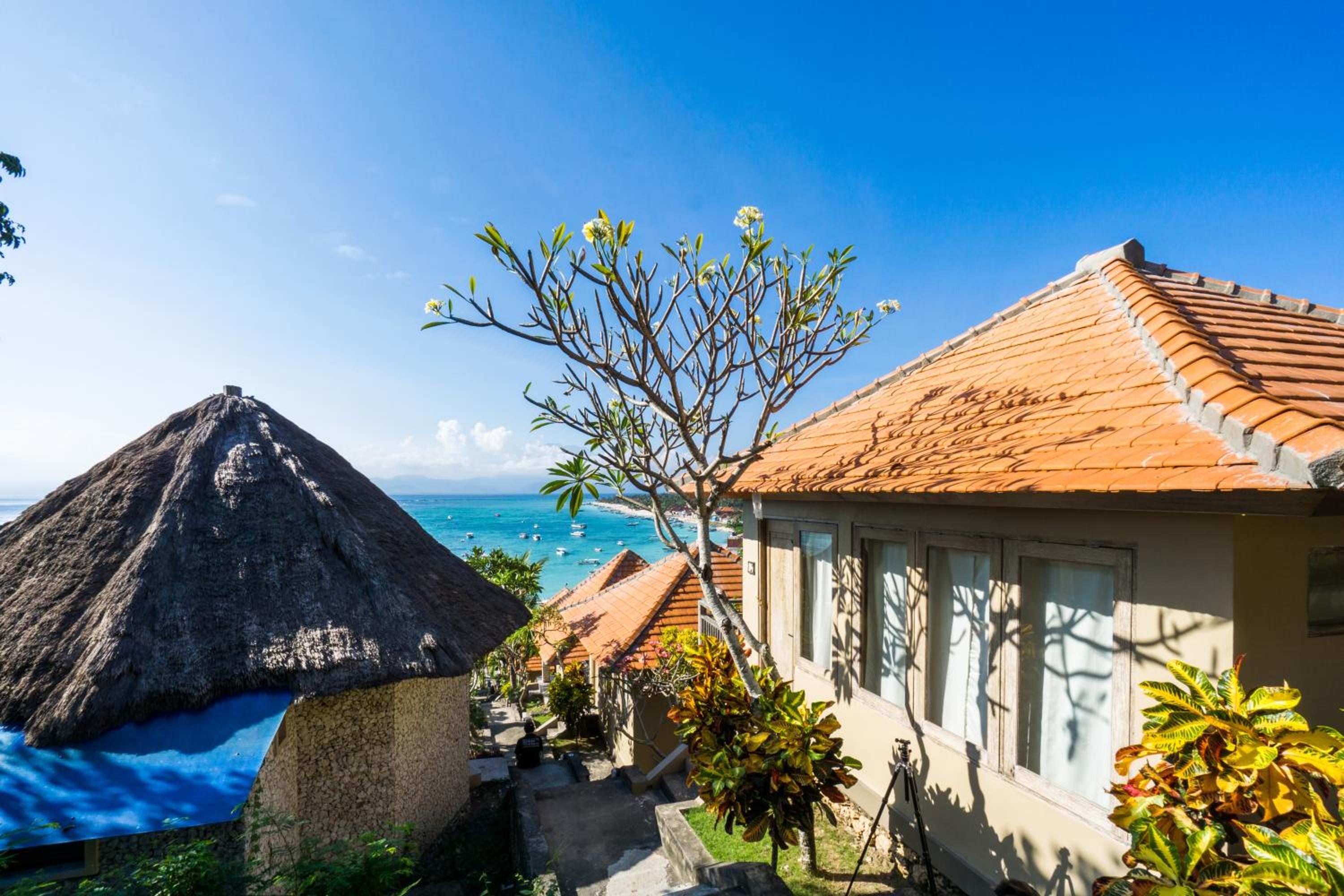 Ware Ware Surf Bungalow Lembongan
