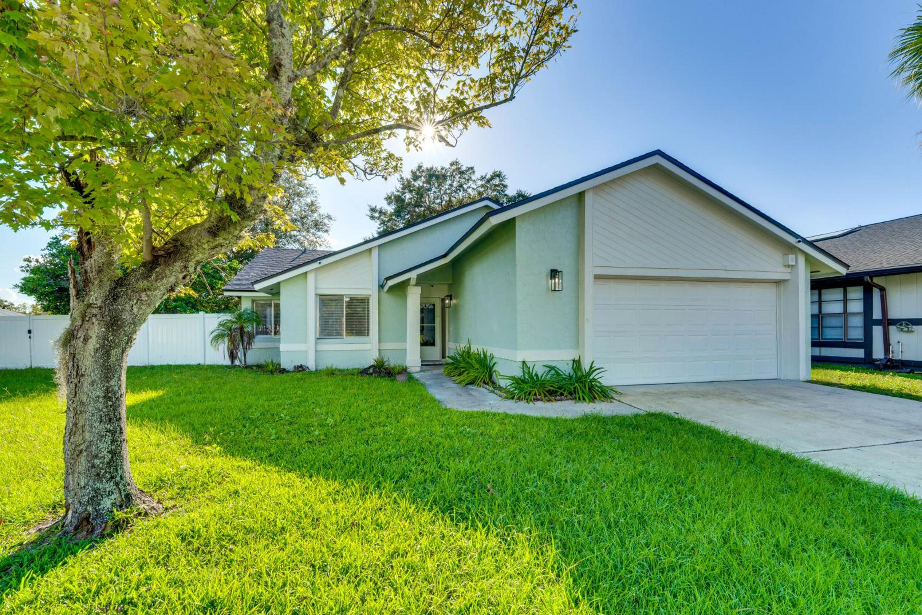 3 Mi to SeaWorld! Suburban Home with Screened Porch